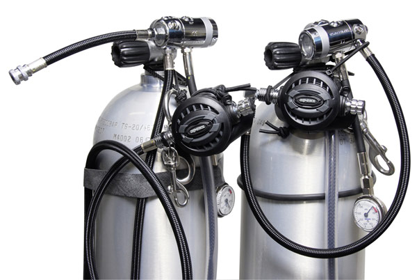 2 80 CF | 11L Sidemount tank setup.