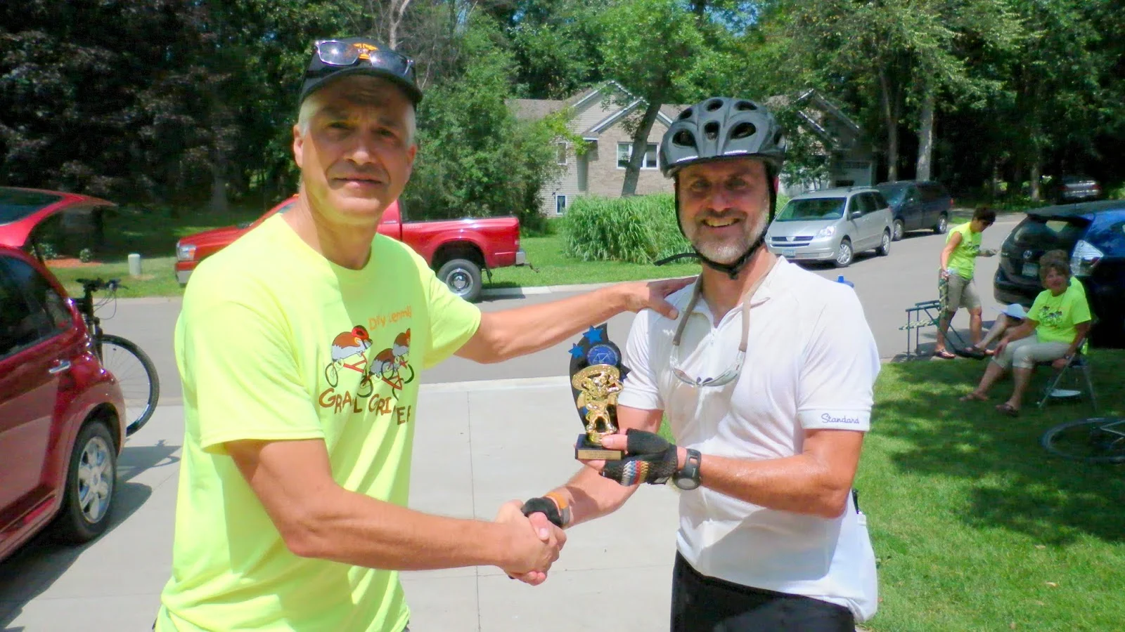 Jim Smith awarding me the Most Improved Lemming. Yes, the trophy has a lemming wearing a cape - it is awesome.