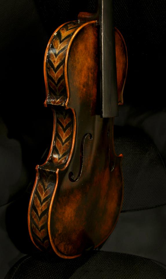 I used the same process to design and paint the sides.