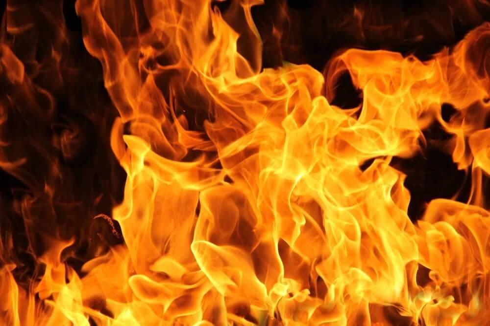 scorching fire with high heat release rate with black smoke