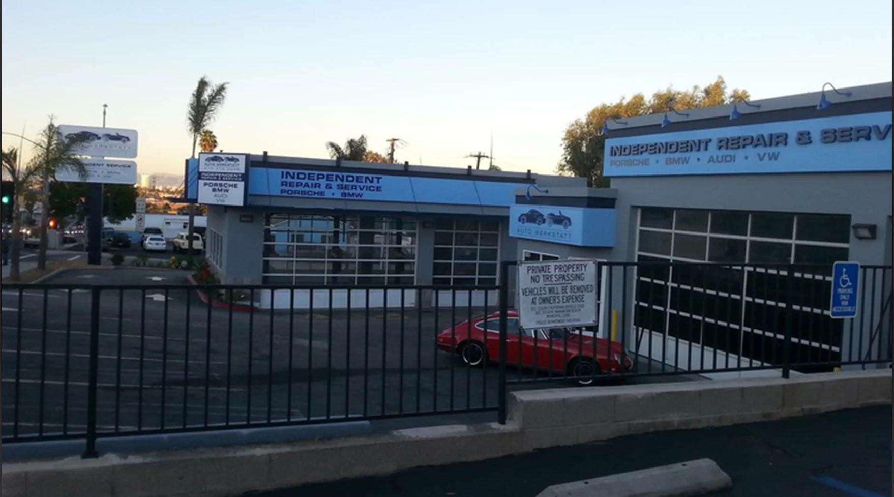 Auto Werkstatt: Building Design