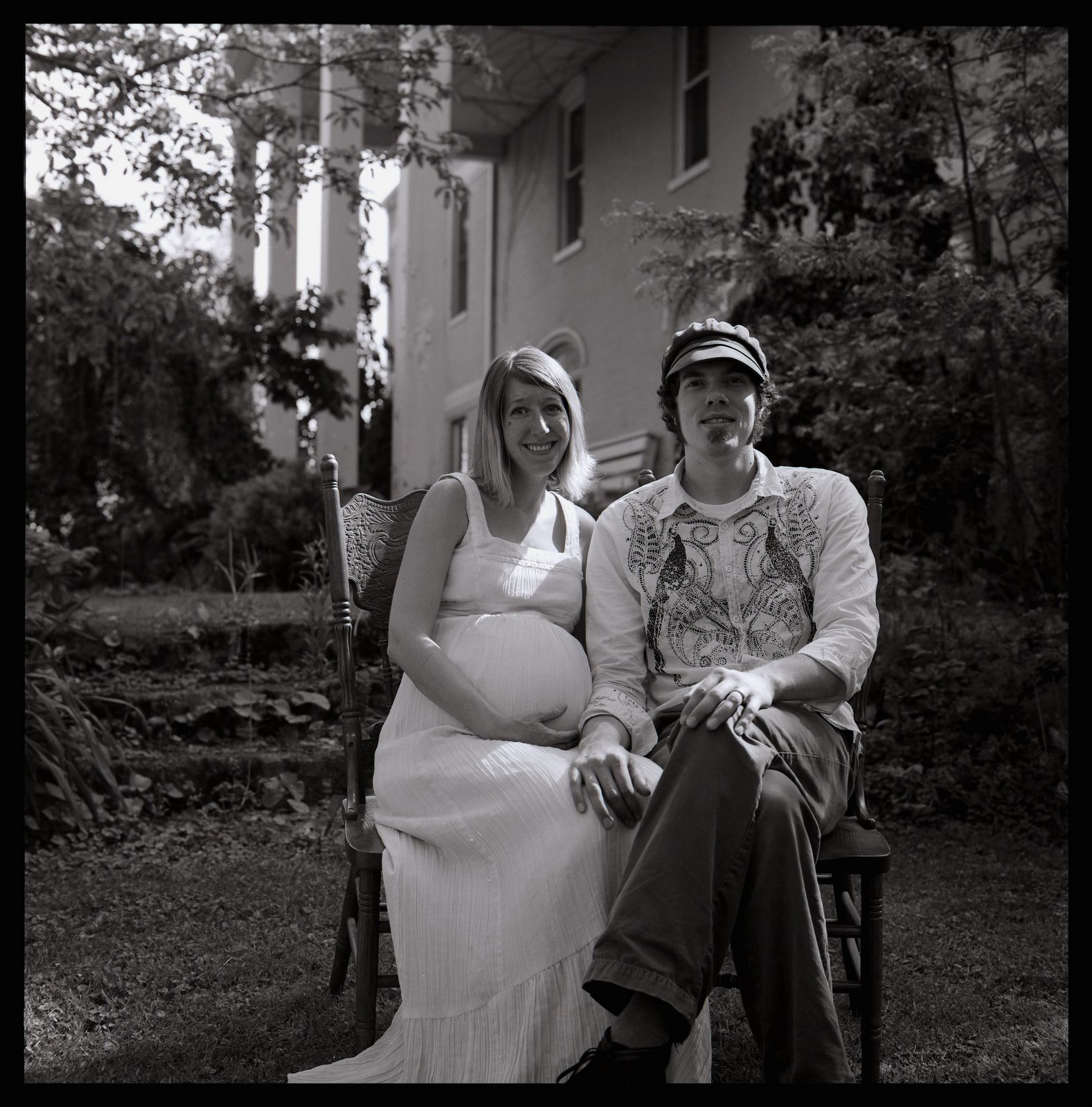 four days before heron was born, our home for the year in the background. that old mansion was steeped in history--legendary bank robber john dillinger's old getaway house, and a stop on the underground railroad!