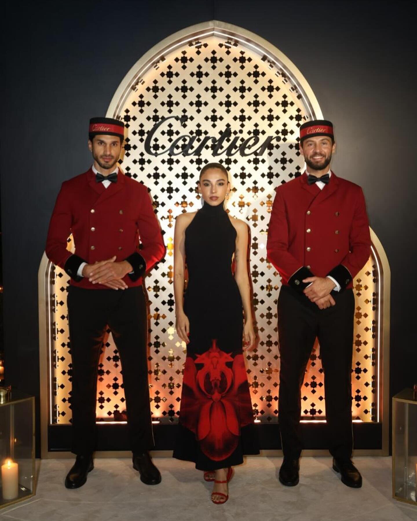 ❤️&zwj;🔥 SALMA ❤️&zwj;🔥 radiant at the @cartier suhoor event. Dressed in @alexandermcqueen x @maisonvalentino heels 🌹

Glam by @hairbysarrah and @jeizelb_makeup via @charlottetilburryarabia.

#StyledbyYK