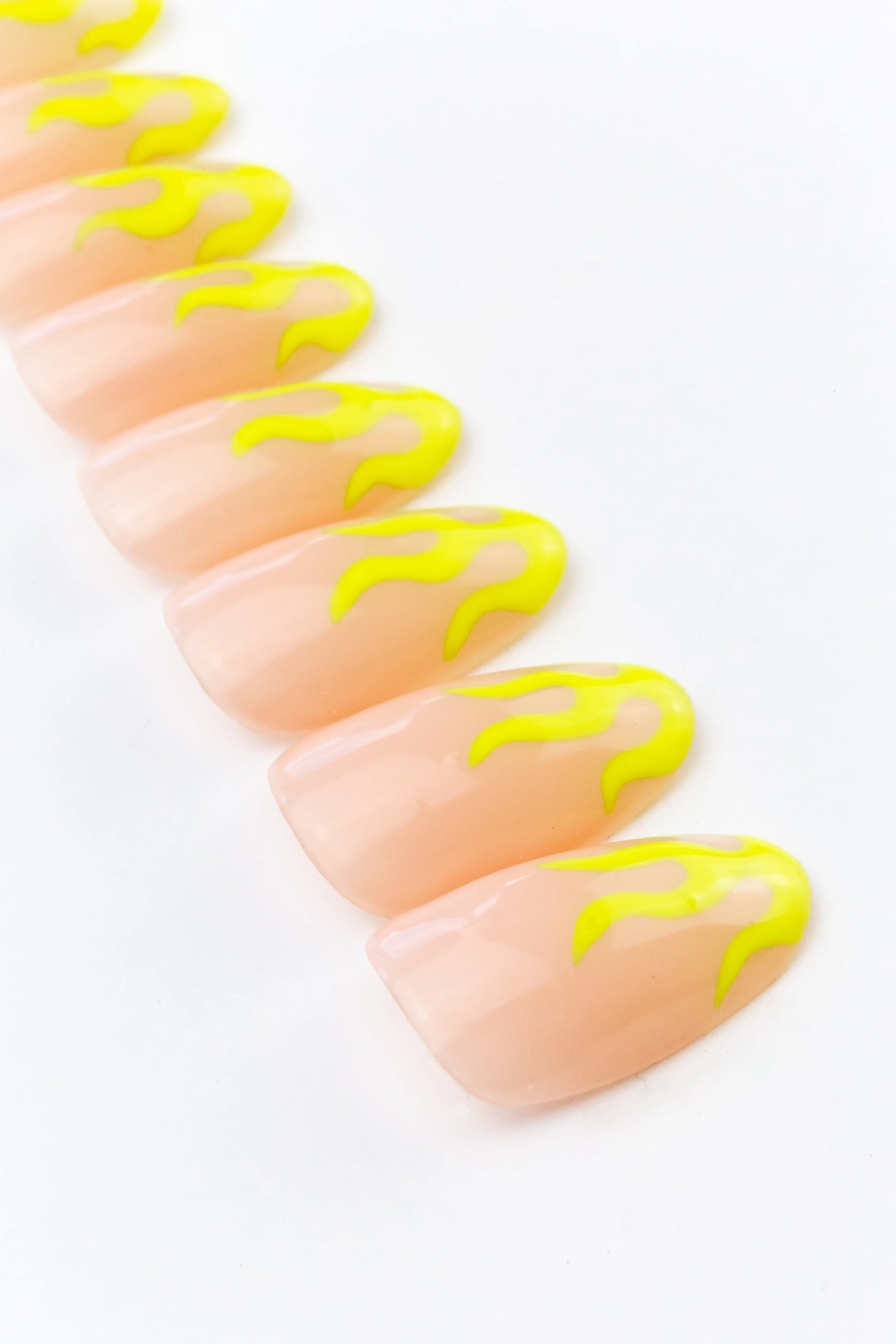 Flame Apres Gel-X Press On Nails (Round Medium)