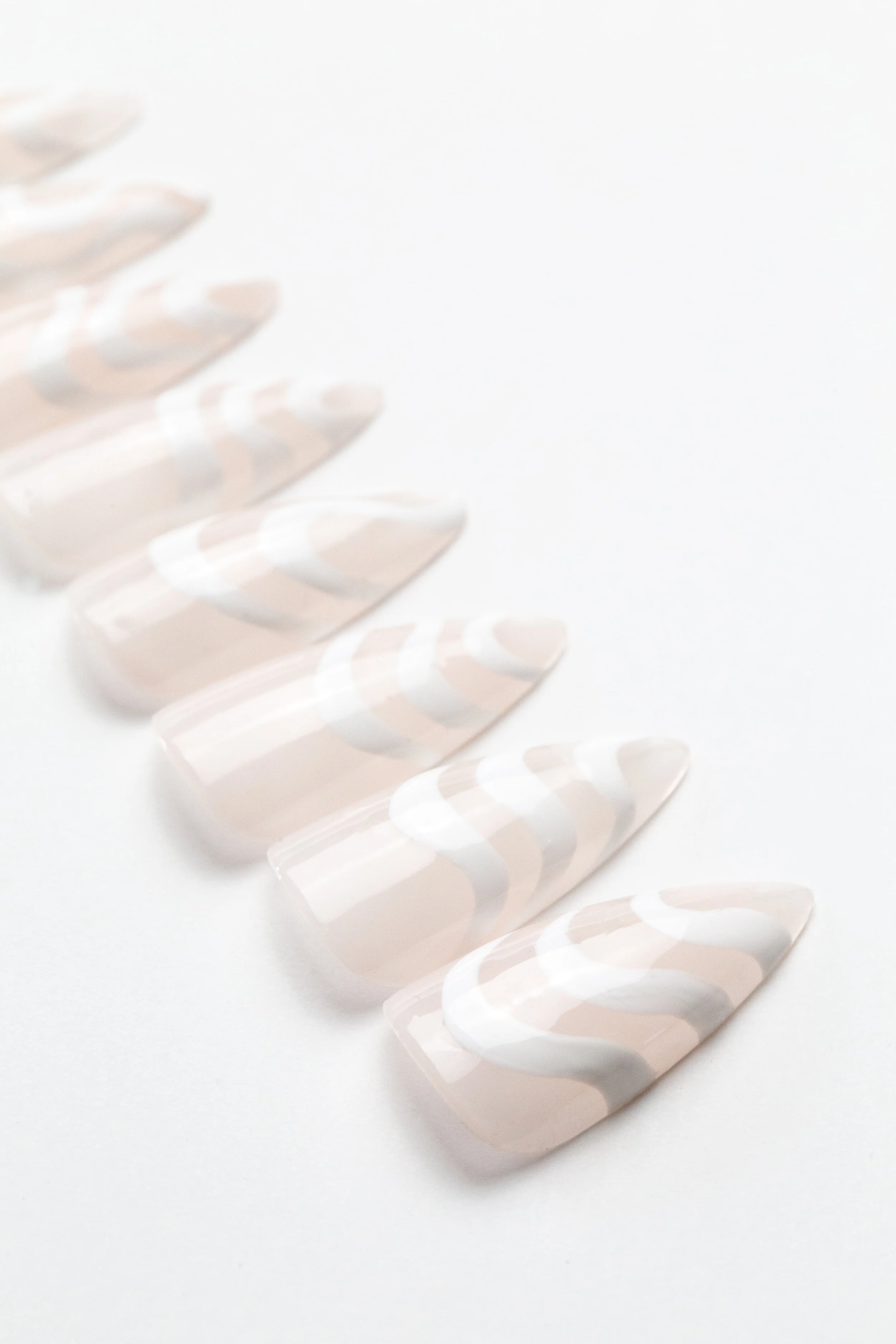 Abstract Line Apres Gel-X Press On Nails (Stiletto Medium)