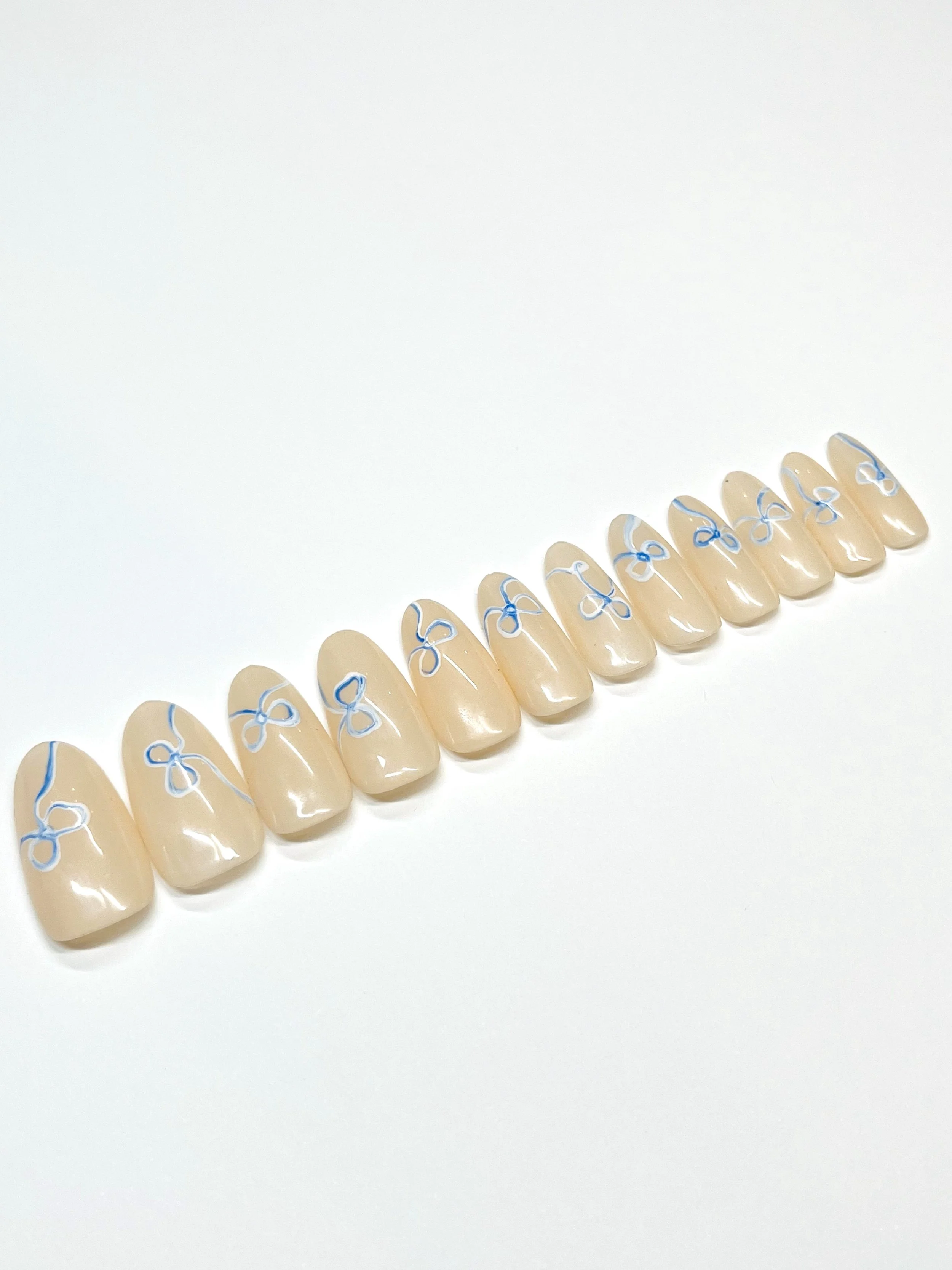 Blue Ribbons Apres Gel-X Press Ons (Round Medium)