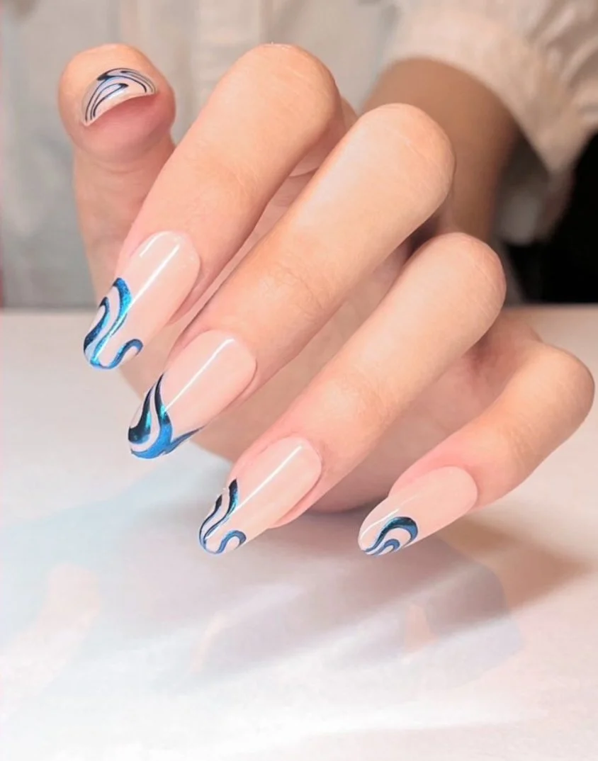 Chrome Swirl Apres Gel-X Press On Nails (Round Medium)