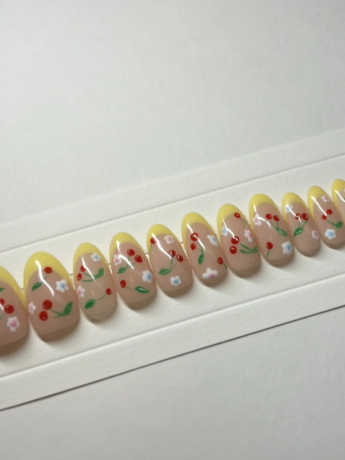 Cherry Blossom French Apres Gel-X Press-ons (Round Medium)