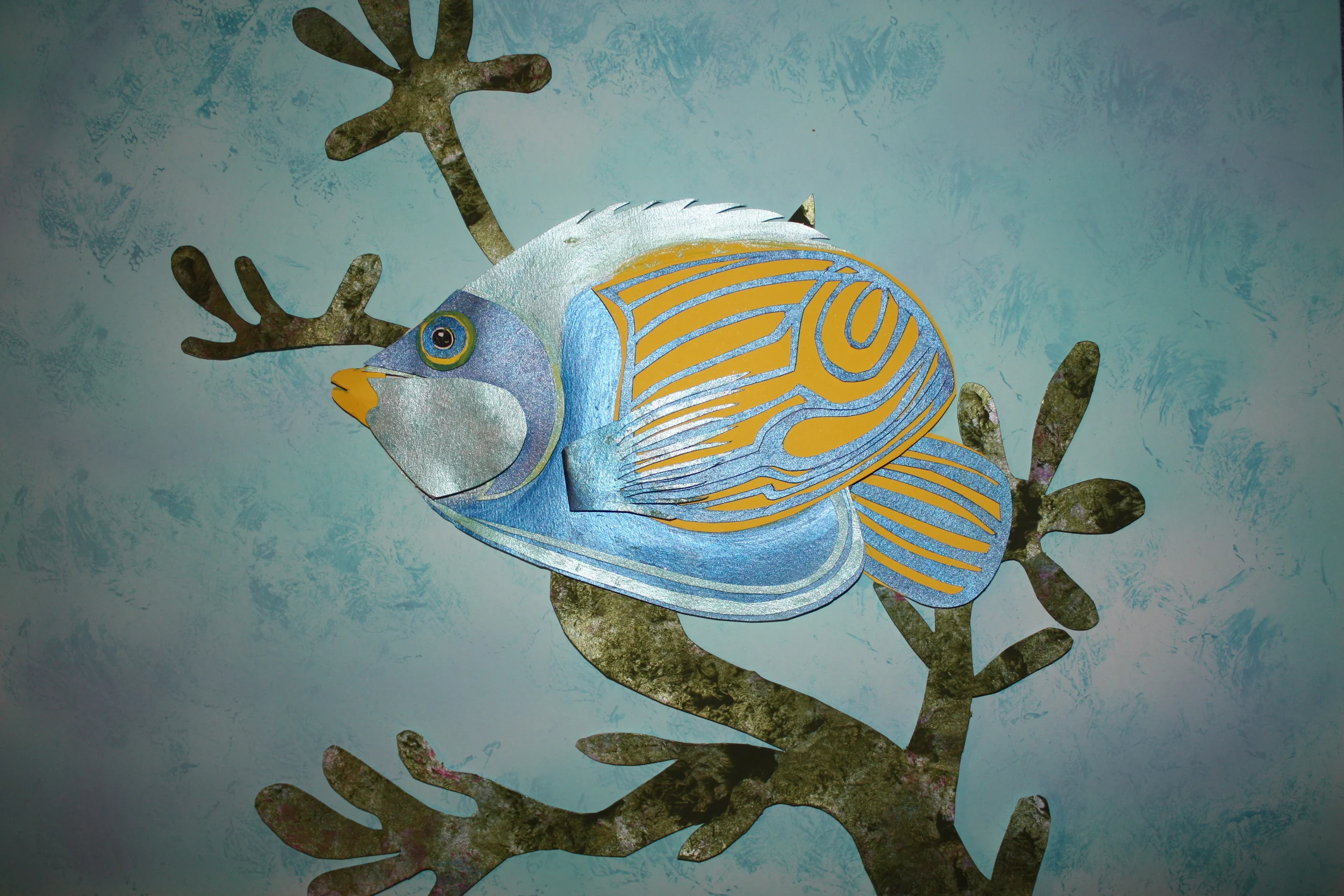 Butterflyfish dart by.