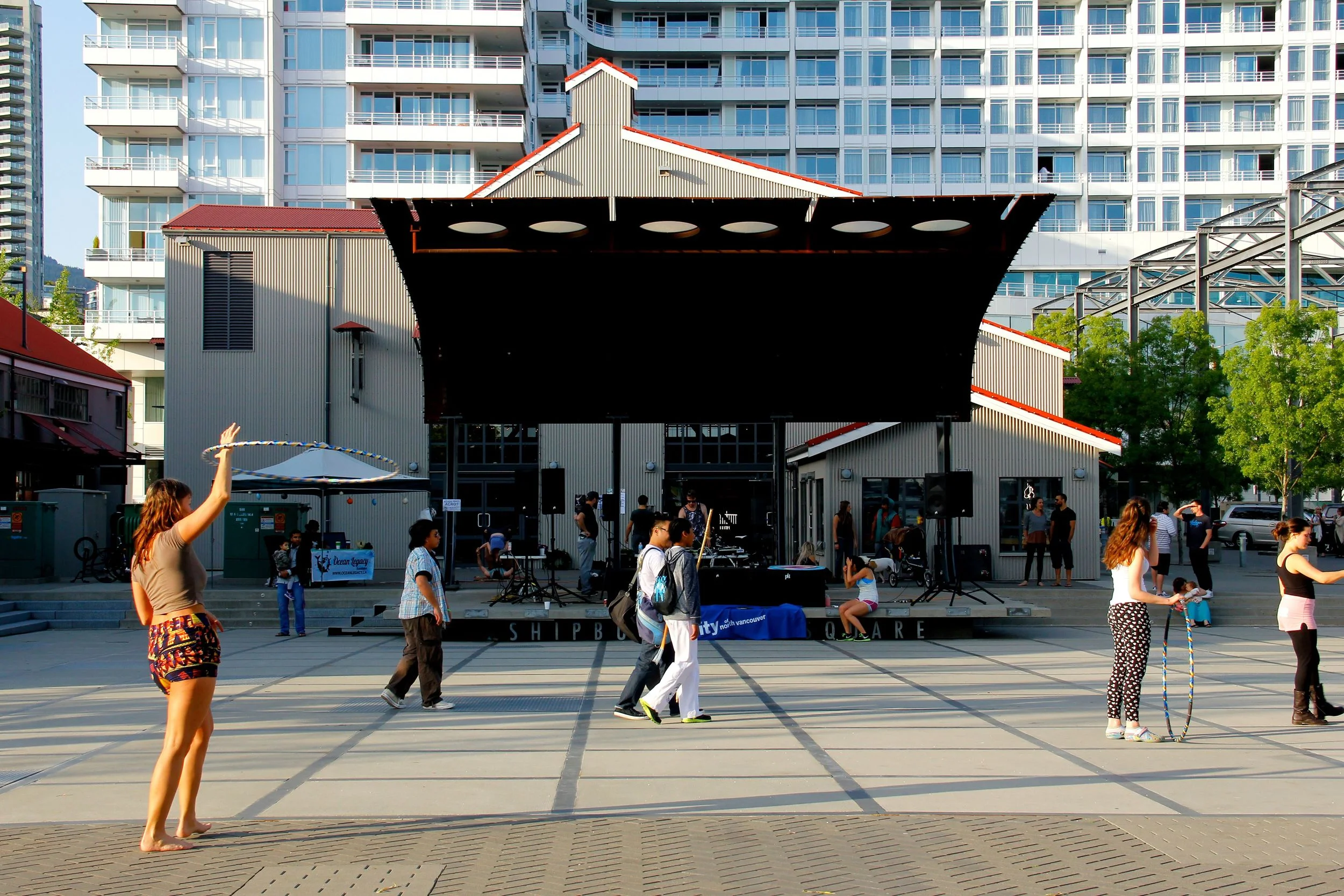 ElectricLoveShowcase02.jpg