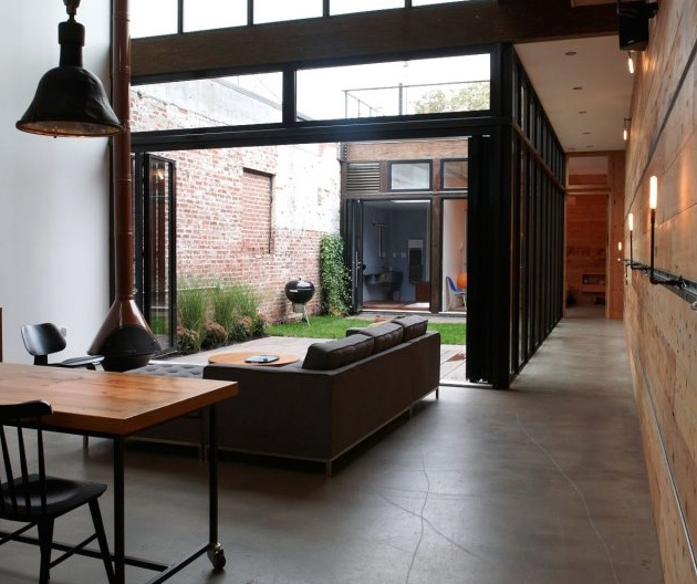 An internal courtyard adds a sense of calm to this New York city home. Image via Inhabitat.