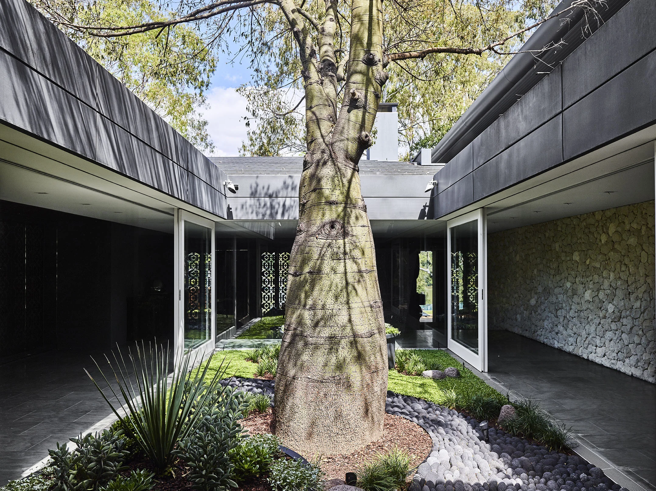 Design: The Small Garden Photo: ©TobyScott