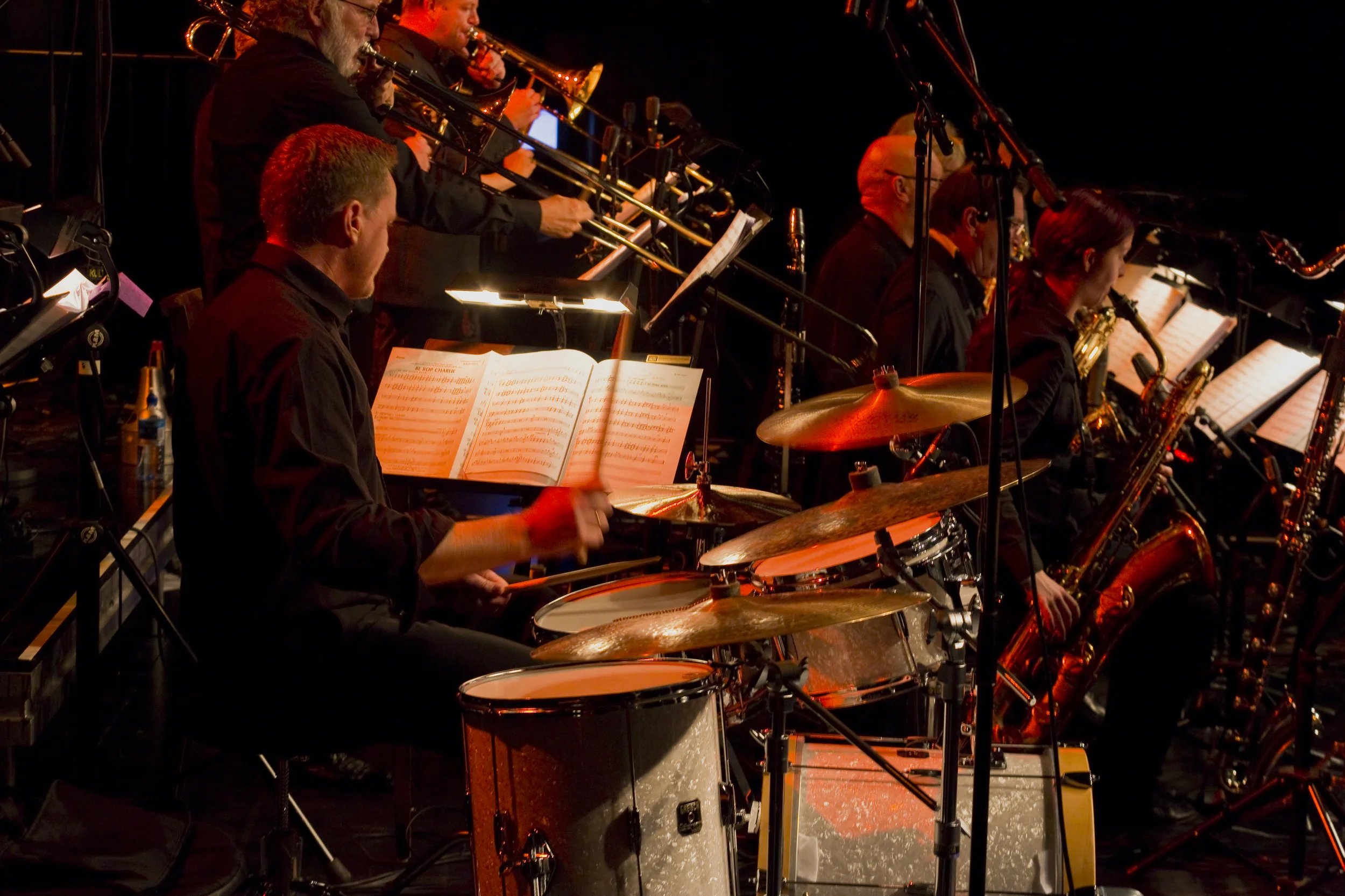 Samlebandet hedrer Radiostorbandets minne