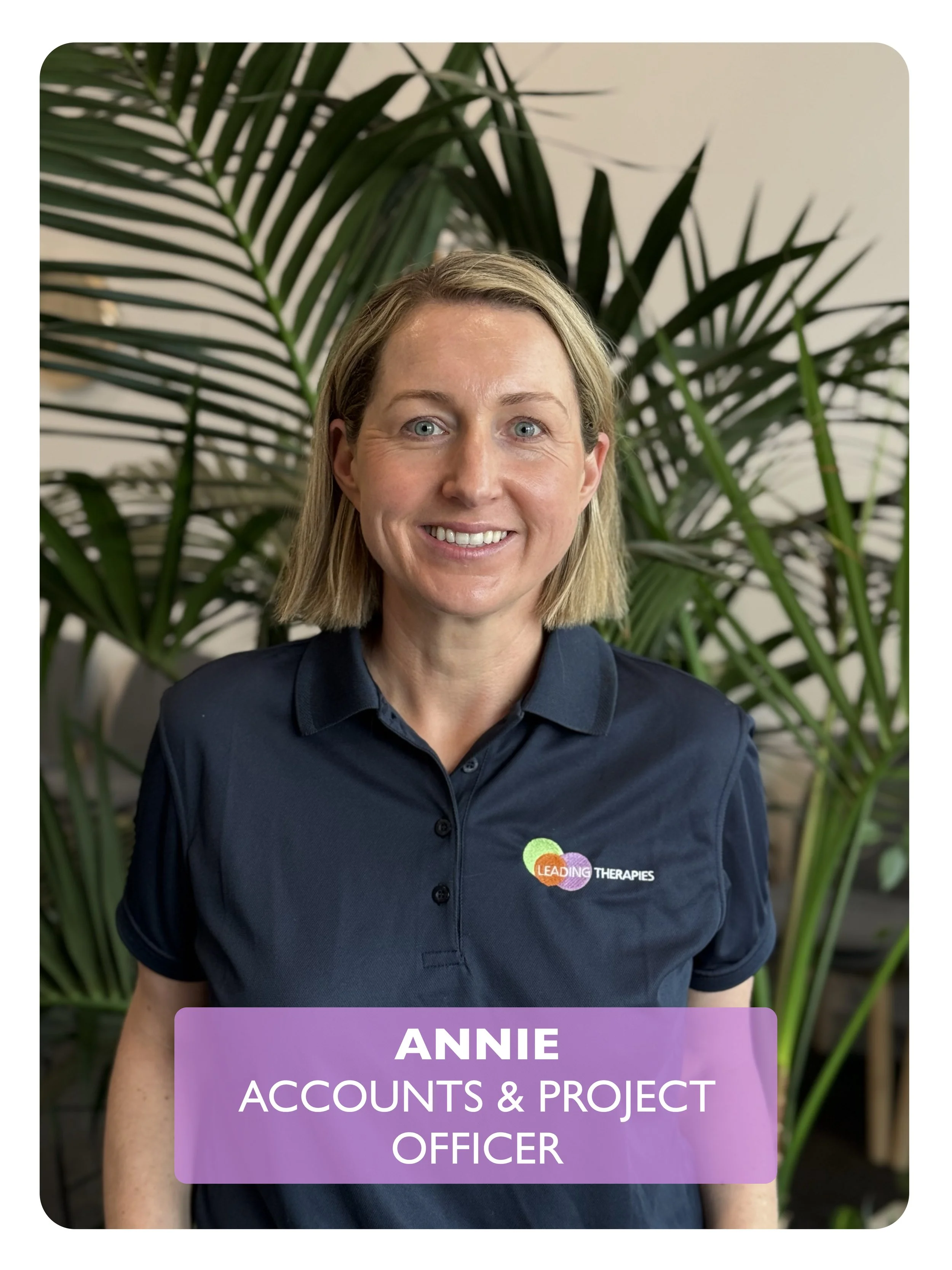 Staff Portrait_ANNIE(2).jpg