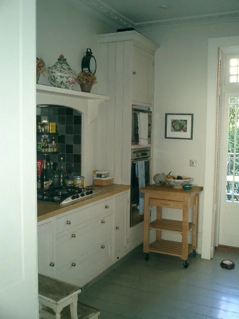 Kitchen 2.jpg