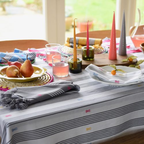  Montes &amp; Clark: Large Hand woven Grey and White Tablecloth. 