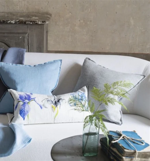 Iris Cushion