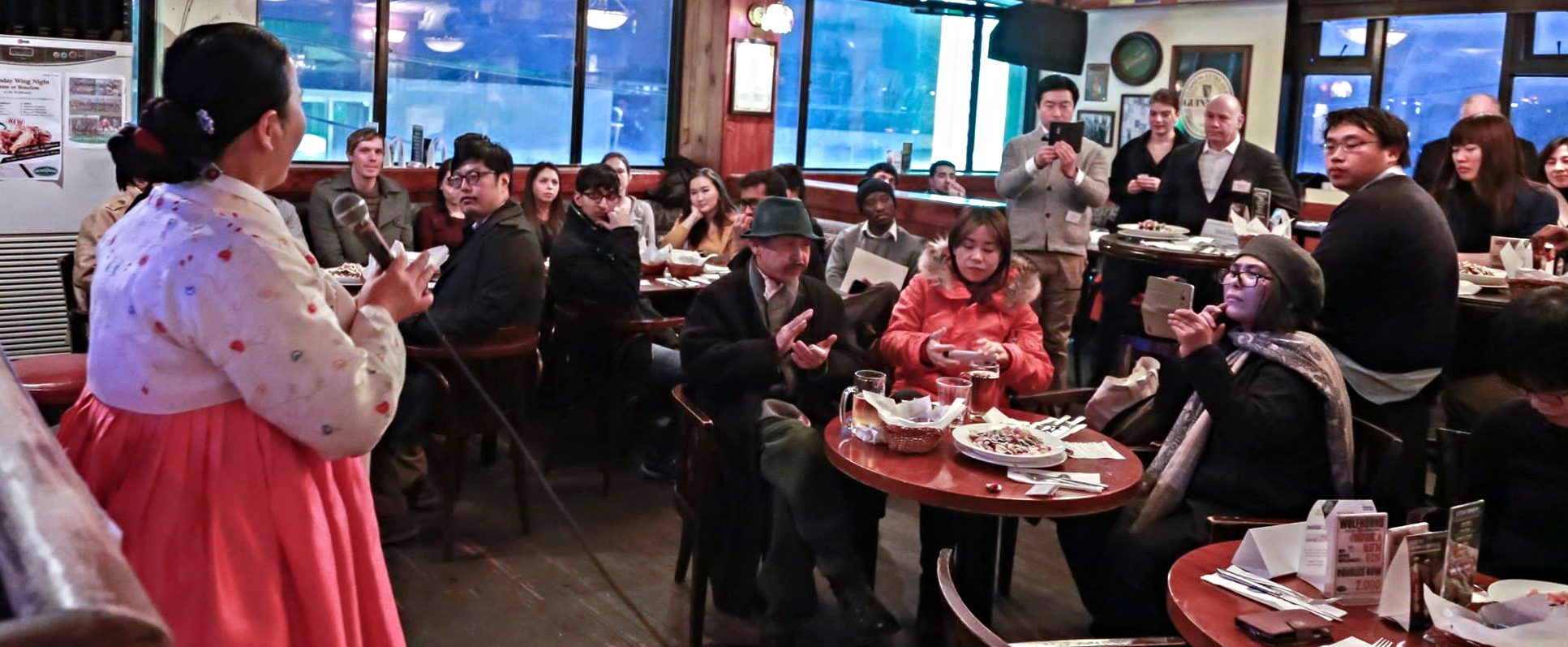 남은헤 명창 performs Arirang at the opening ceremony of the Spring 2016 Launch Party.