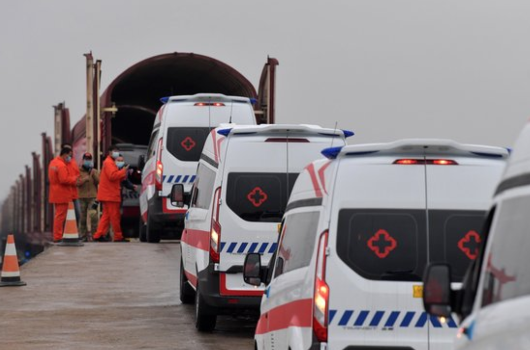 Coronavirus: China changes reporting standard - deaths increase