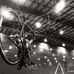 Adjusting the lines that hold the bike in the centre of the truss.