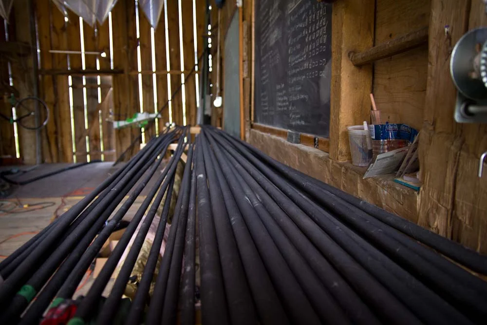 30 pounds of lightweight carbon fibre tubes