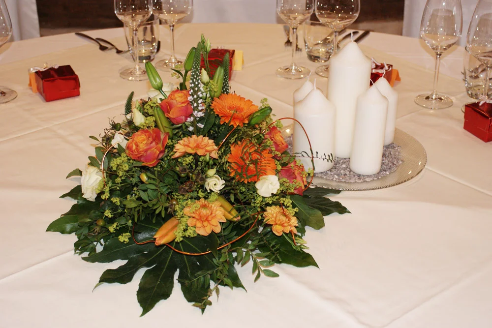 Tisch_24_BLUMENWERKSTATT.jpg