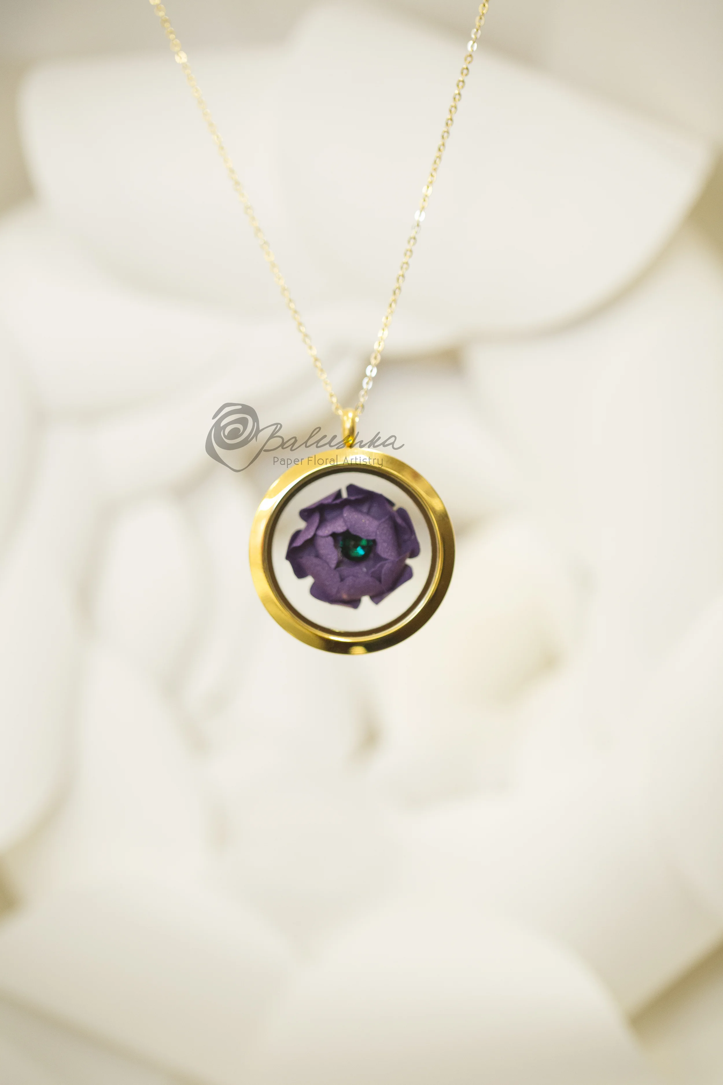Locket flower