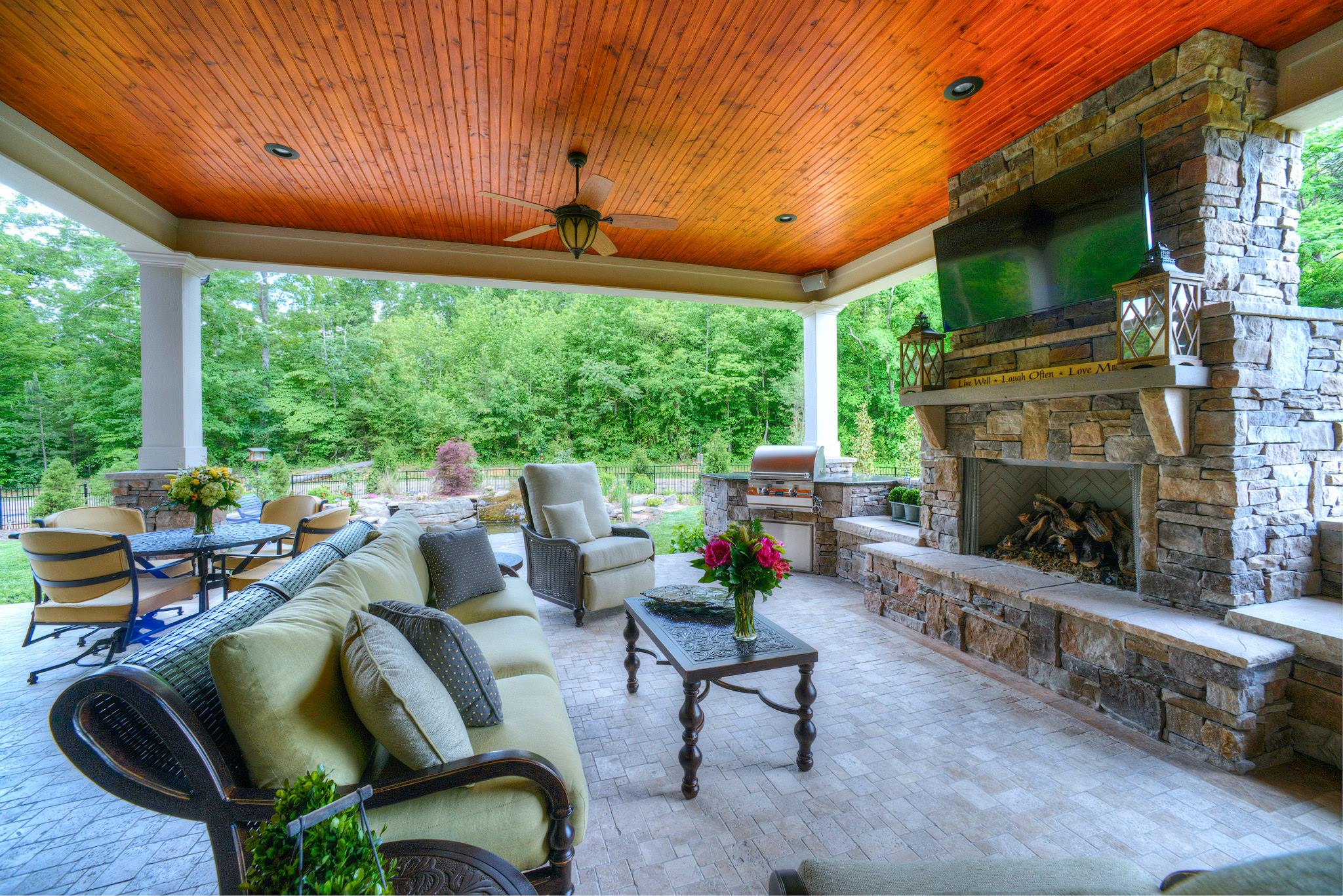 FOR A CUSTOMIZED "RIGHT PRICE" ANALYSIS OF YOUR HOME, CALL CHERYL AT (423) 505-4880. 