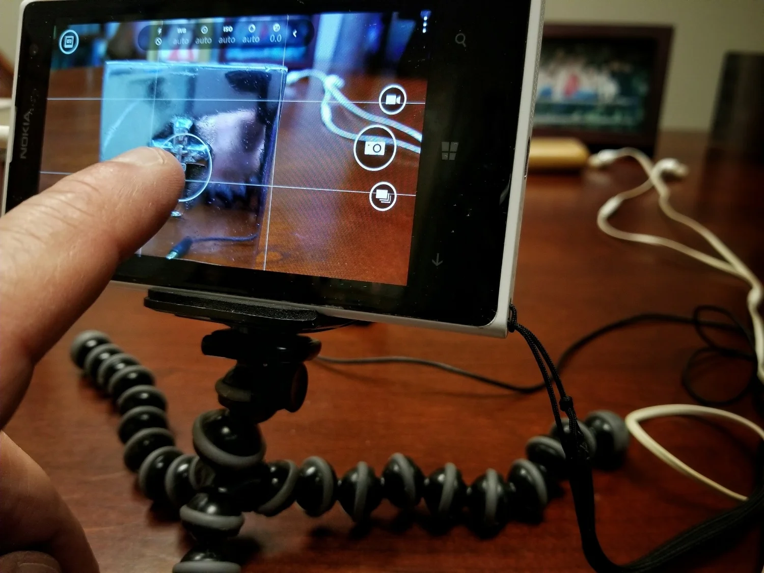 Tap the screen over the subject to bring into focus.
