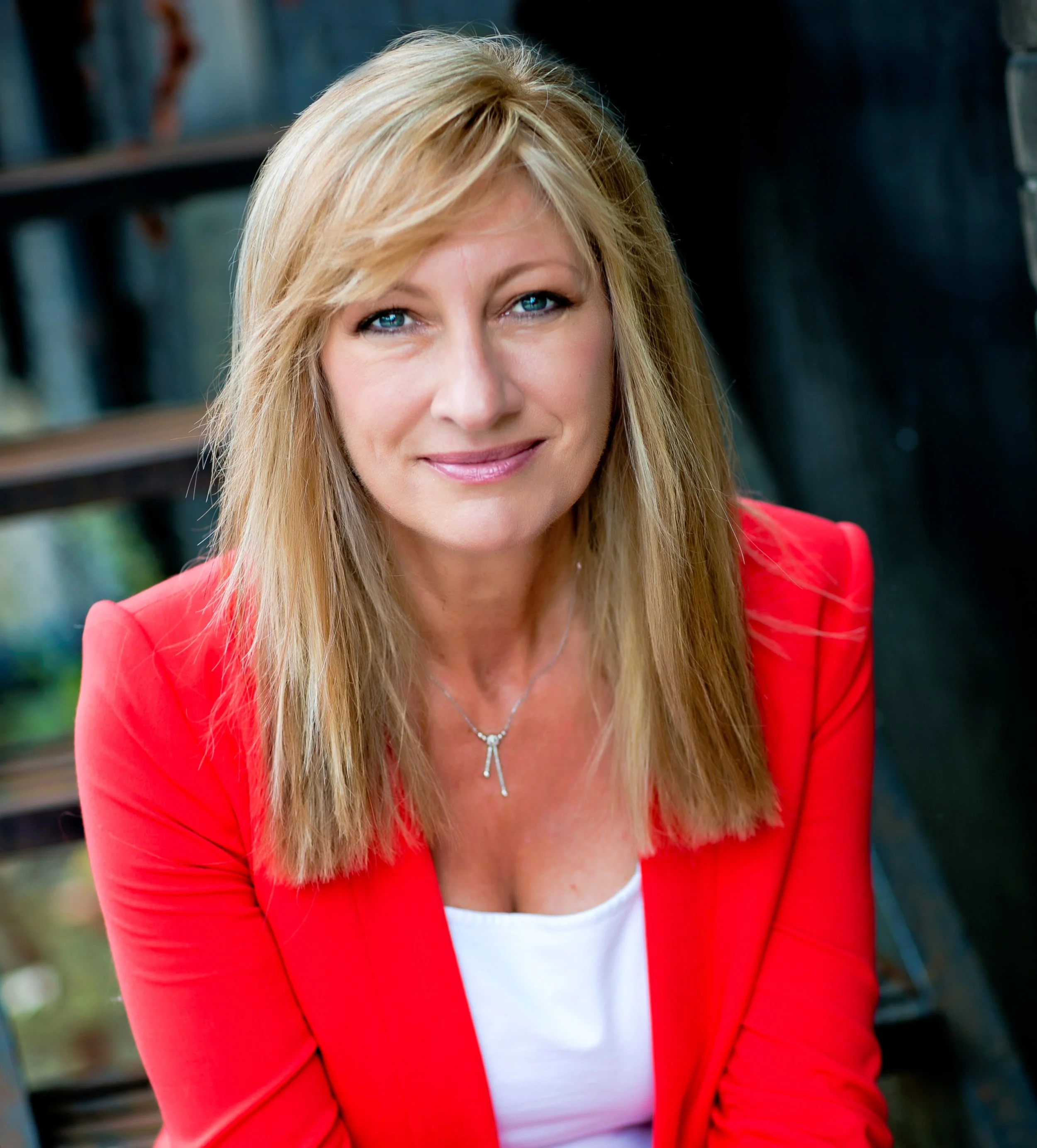 Catherine Meyer Bus Headshot 4.jpg