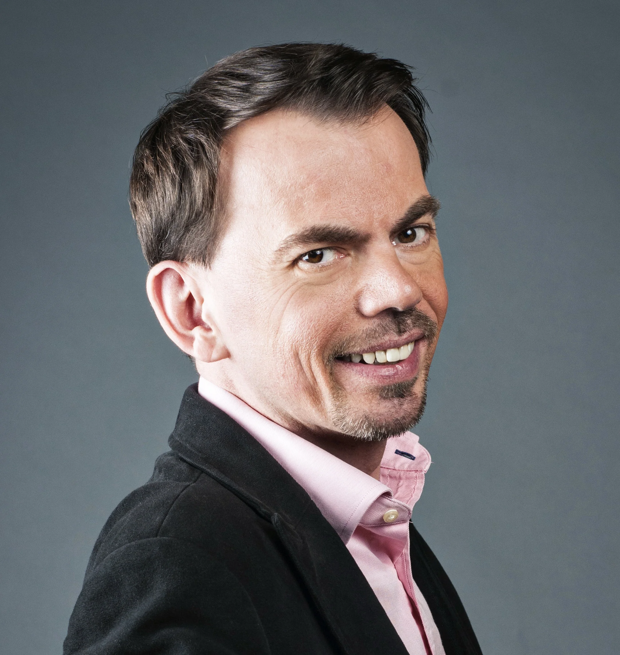 headshot2 (1).jpg