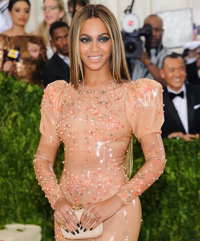 Beyonce-Latex-Dress.jpg