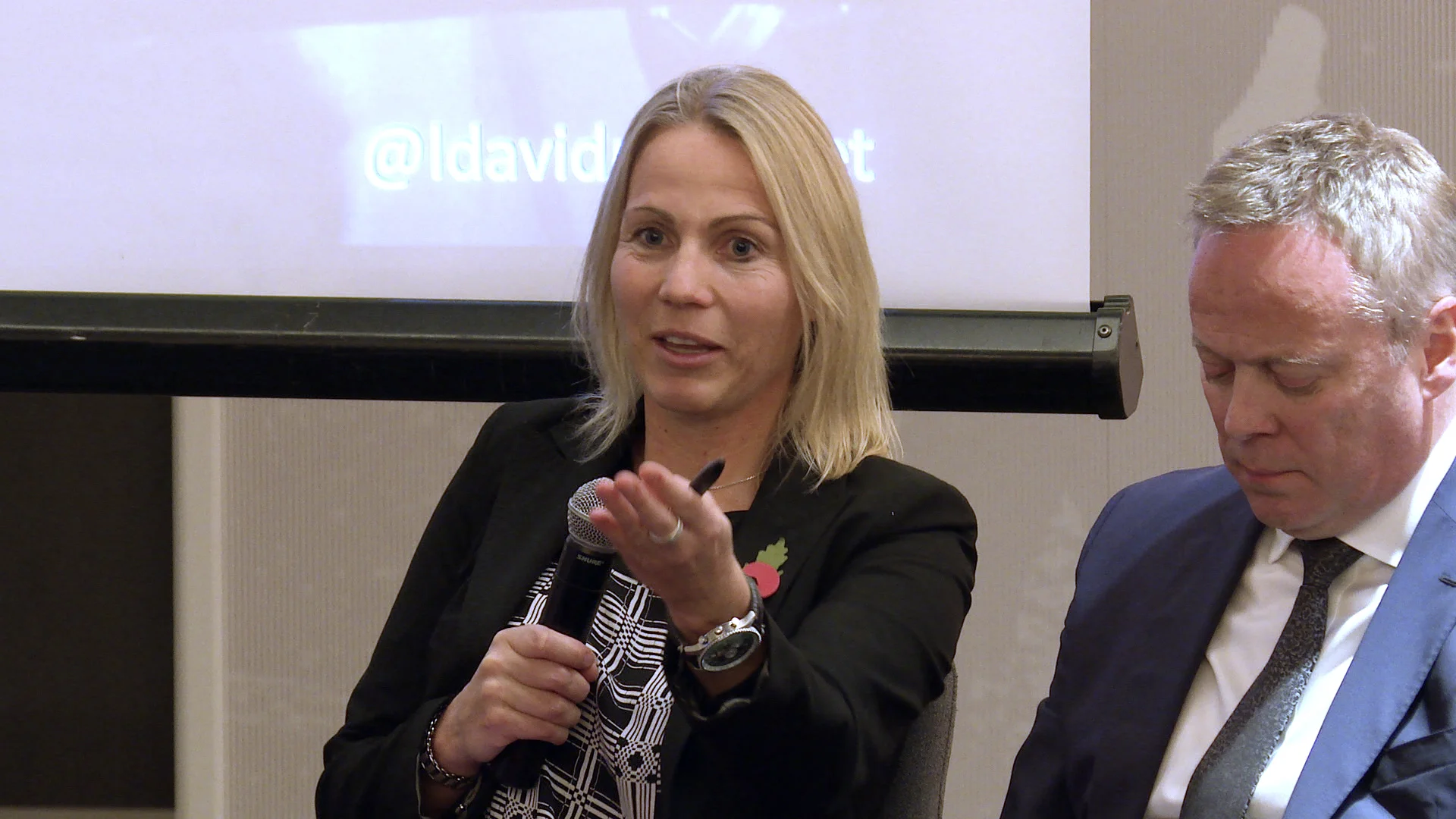 Panel discussion 04.jpg