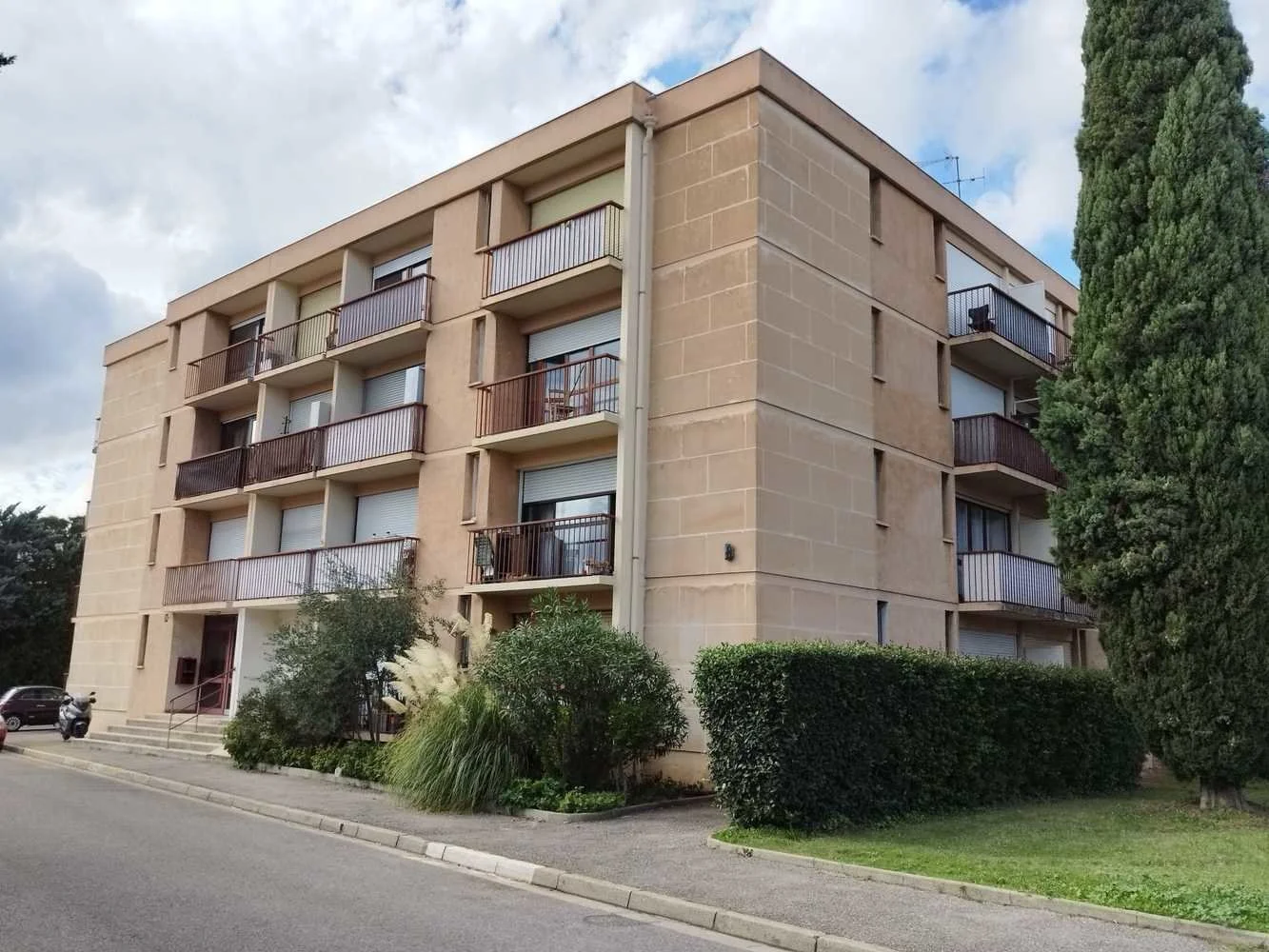 Nettoyage de façade en pierre à Aix-en-Provence