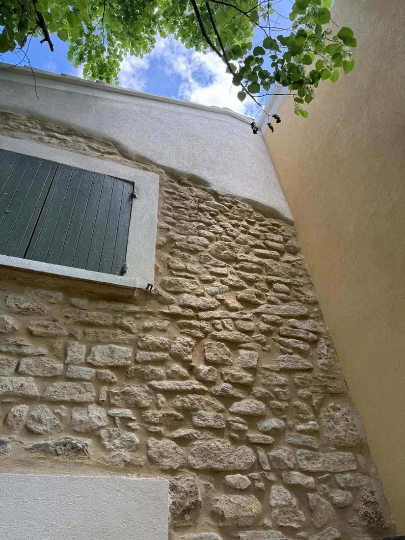 enduit façade jaune Séoul détails