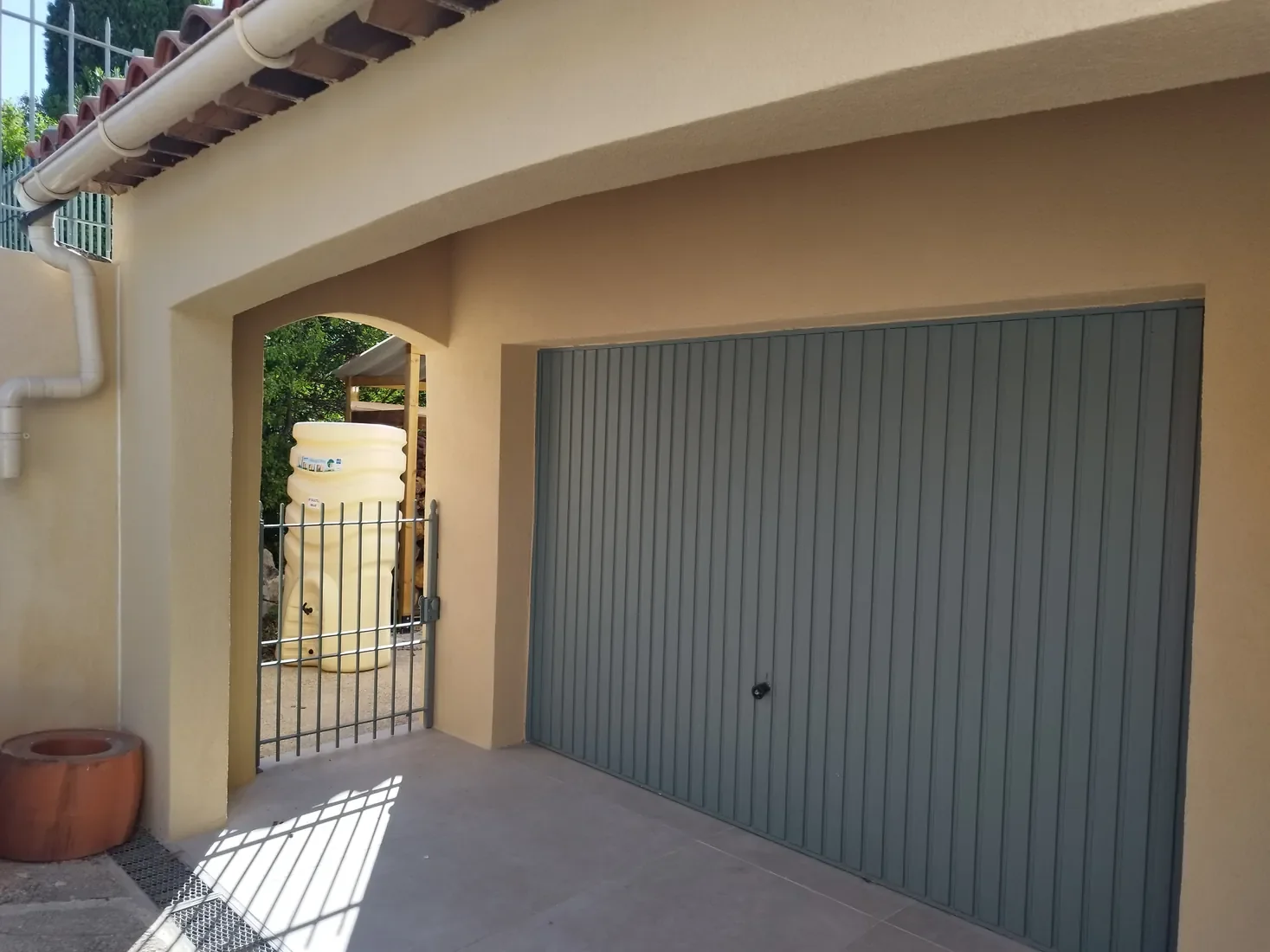 Fuveau porte de garage arche