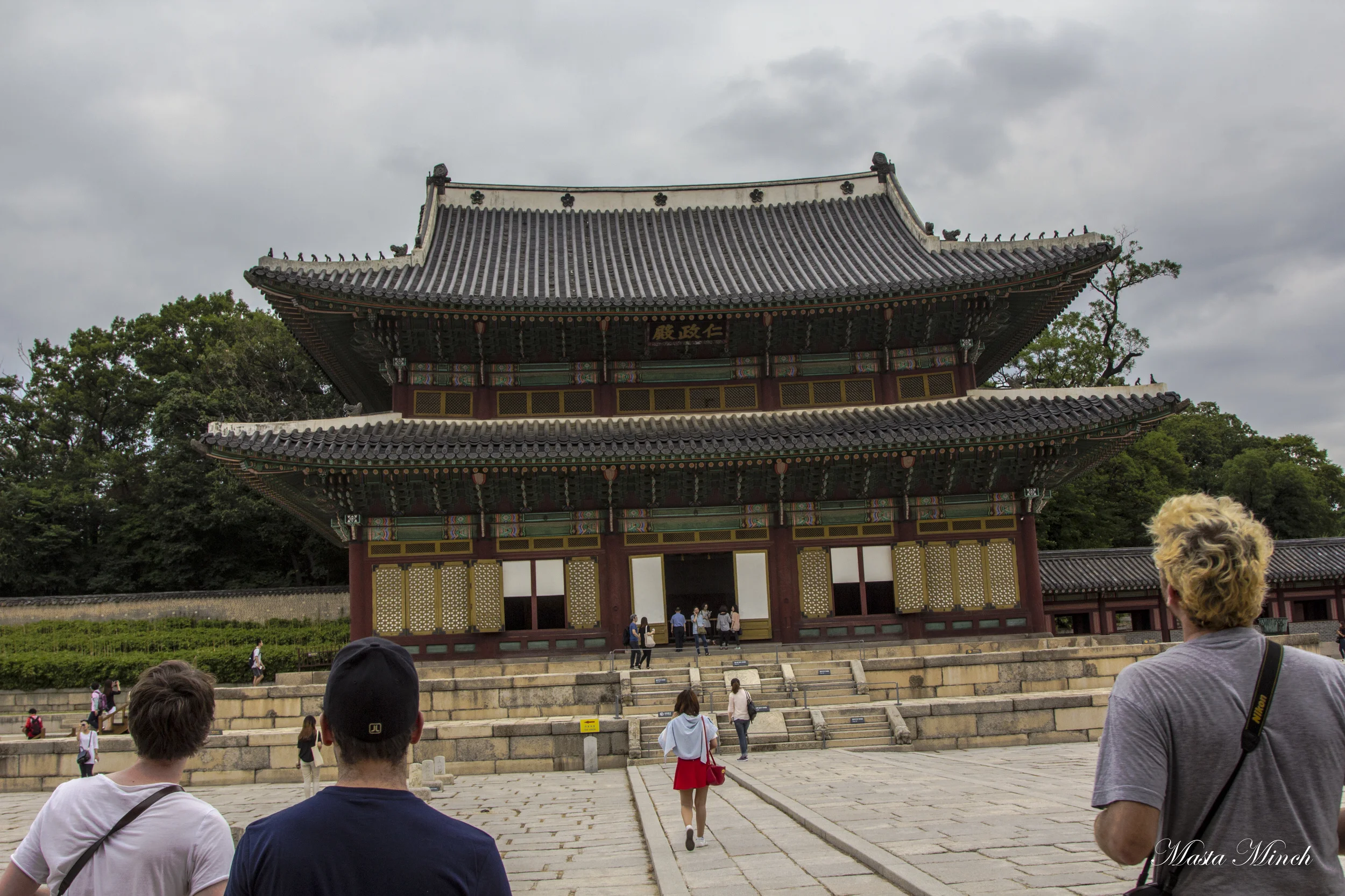 The guys checking out their first palace in Korea. Lucky for them it was free entry for the entire month of July. 