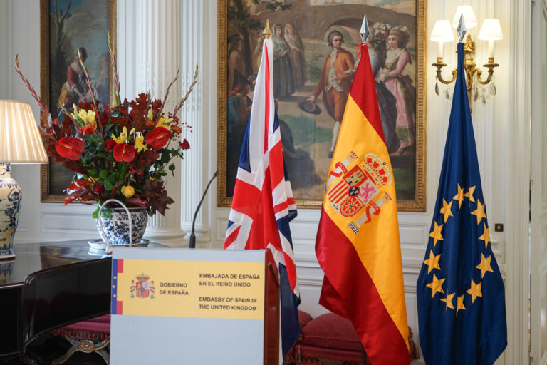 12-octubre-2017-Embajada-Londres-3-768x512.jpg