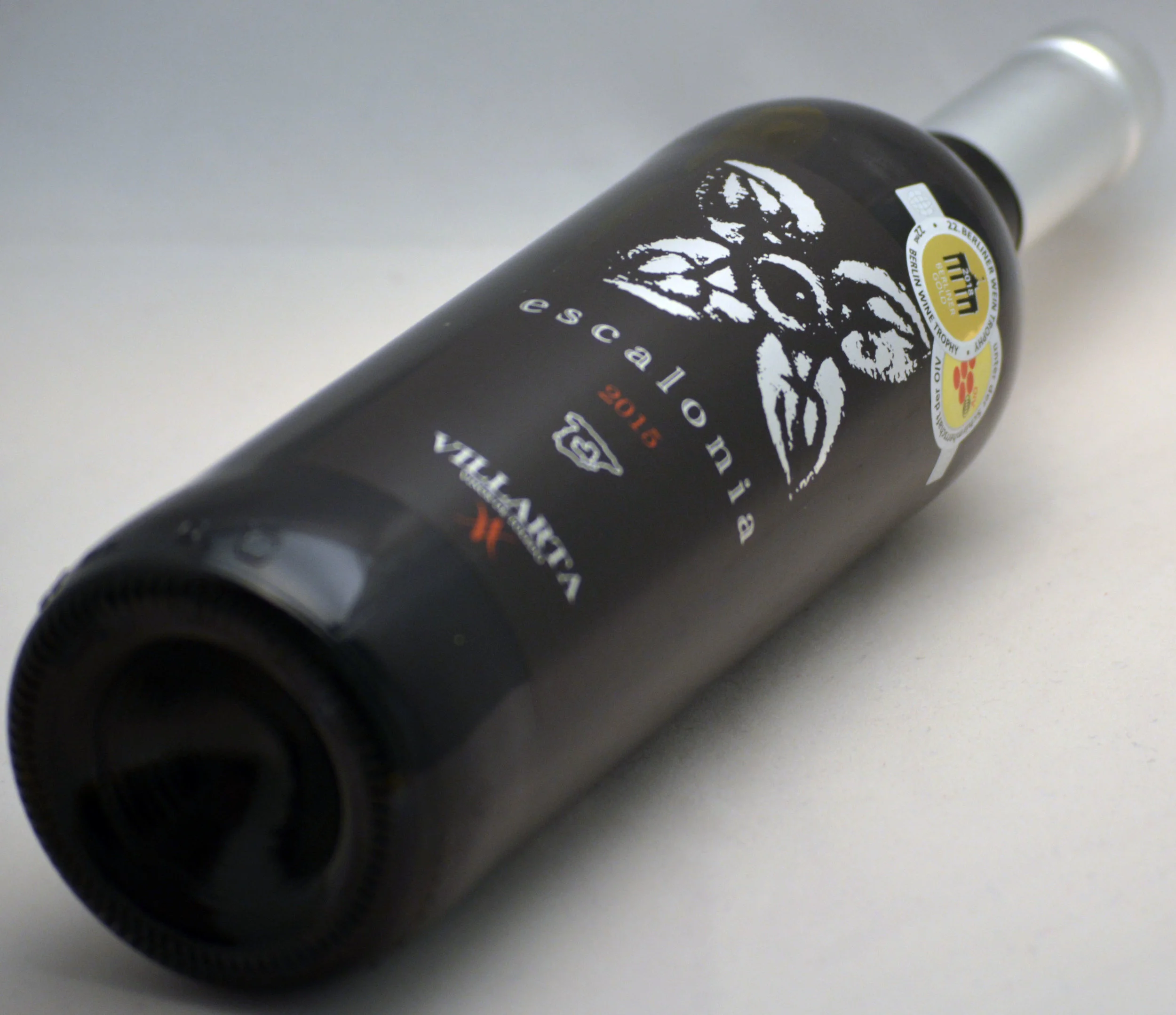 escalonia.tinto.2015.tumbada.jpg