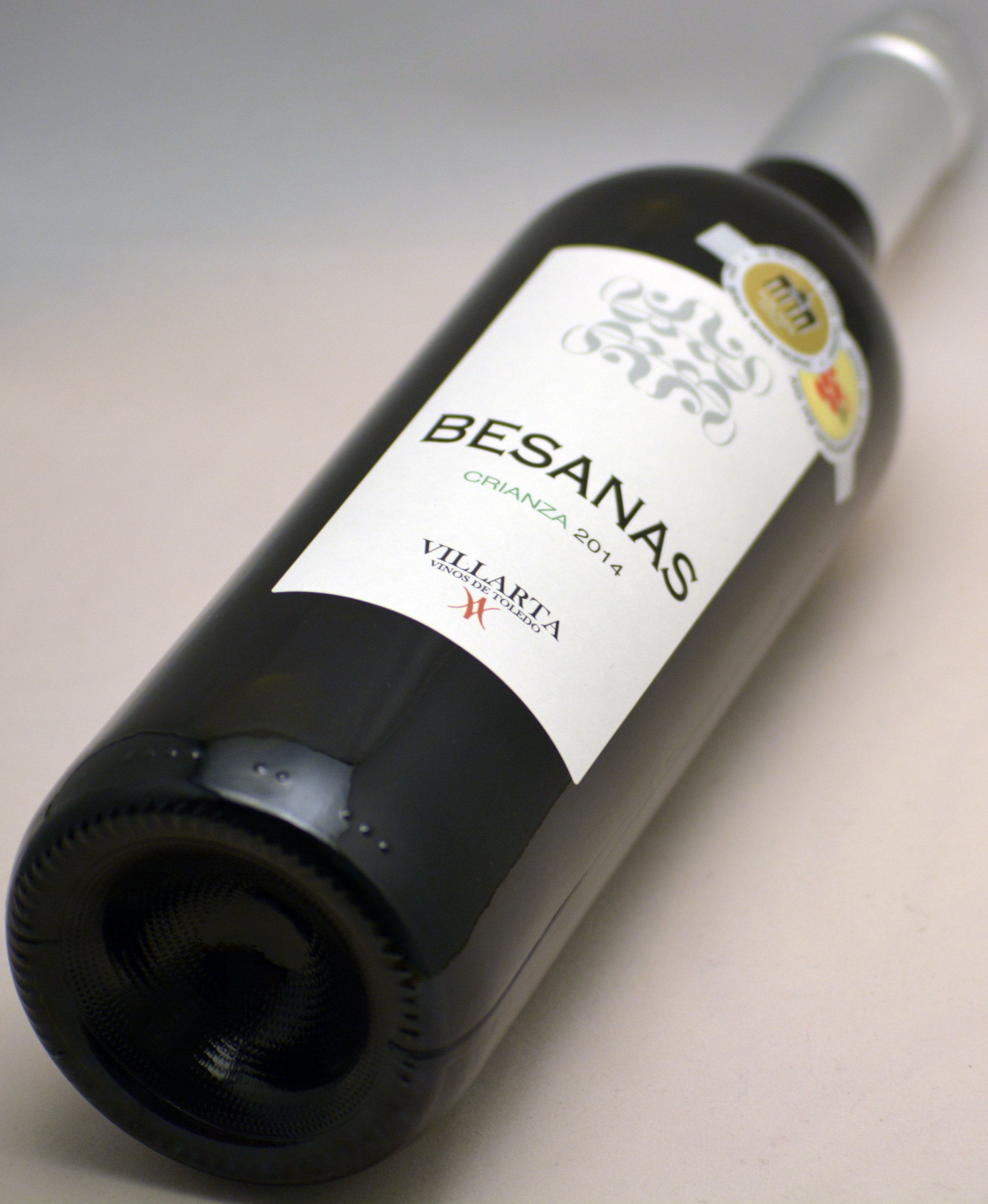 besanas.crianza.2014.tumbada.1.jpg