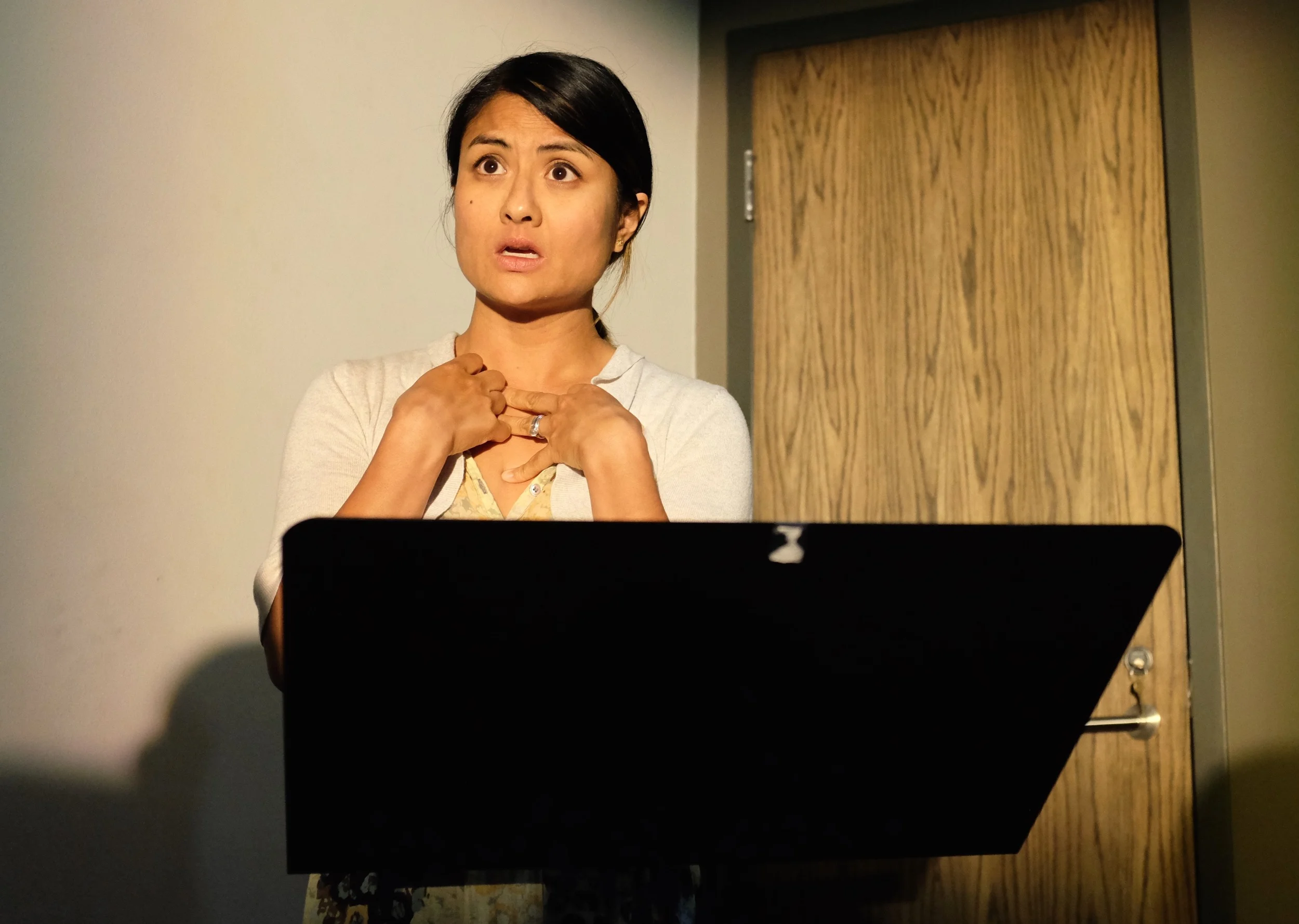 Jennifer Villaverde as Flor.