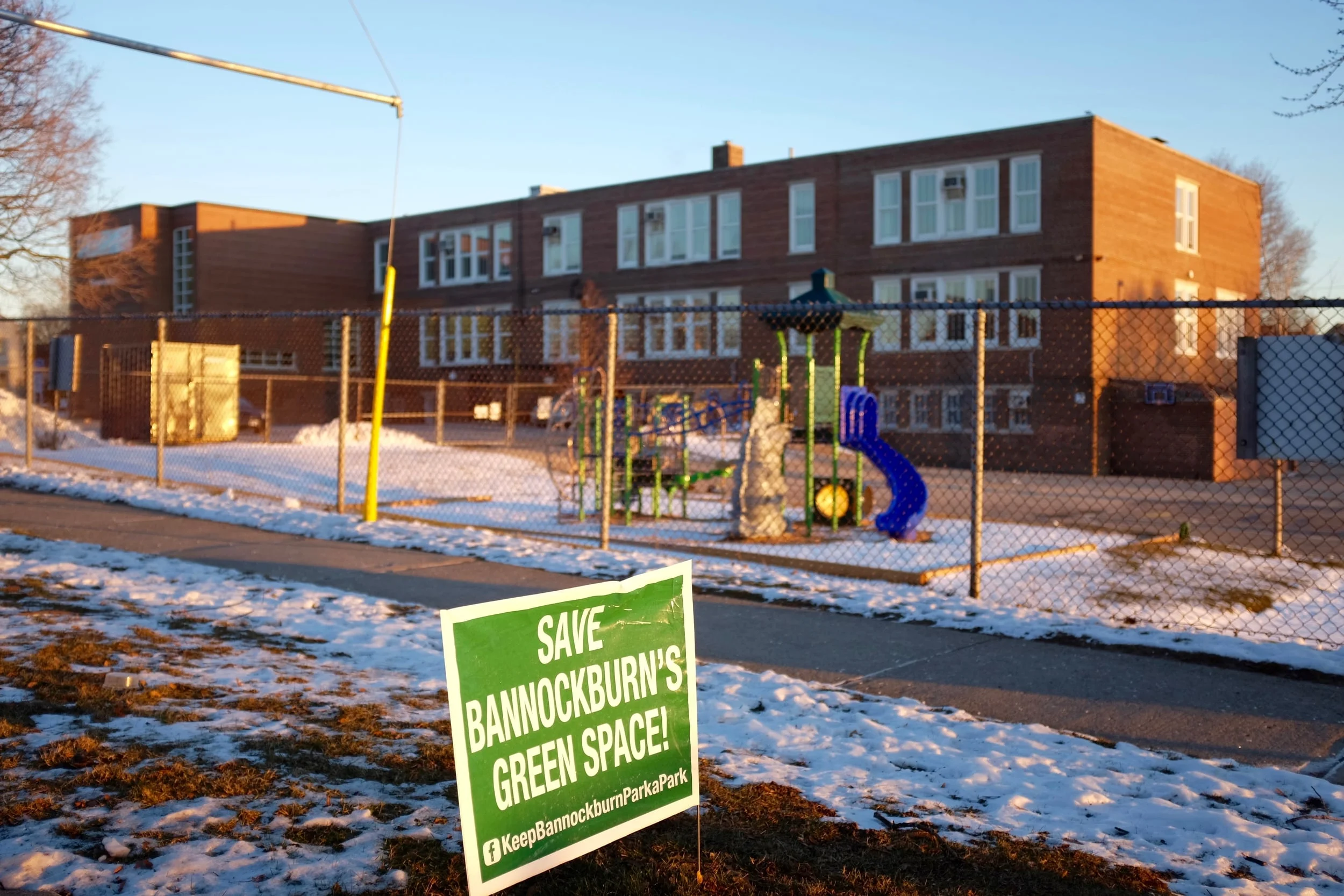 Bannockburn campaign to keep the old schoolyard as a public park.