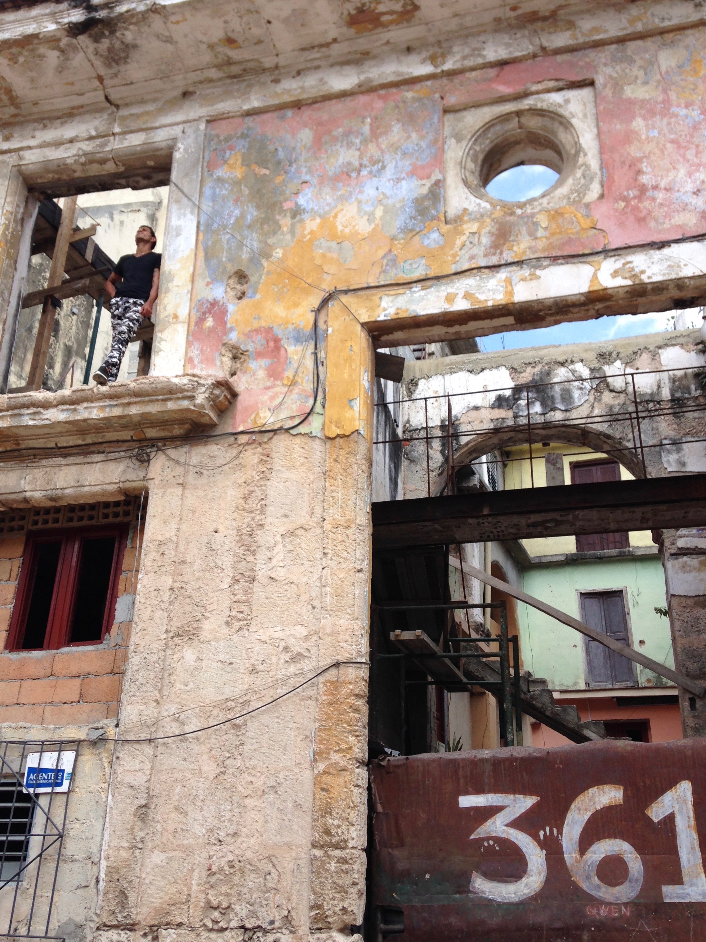 Habana Vieja. Photo by J. Austria