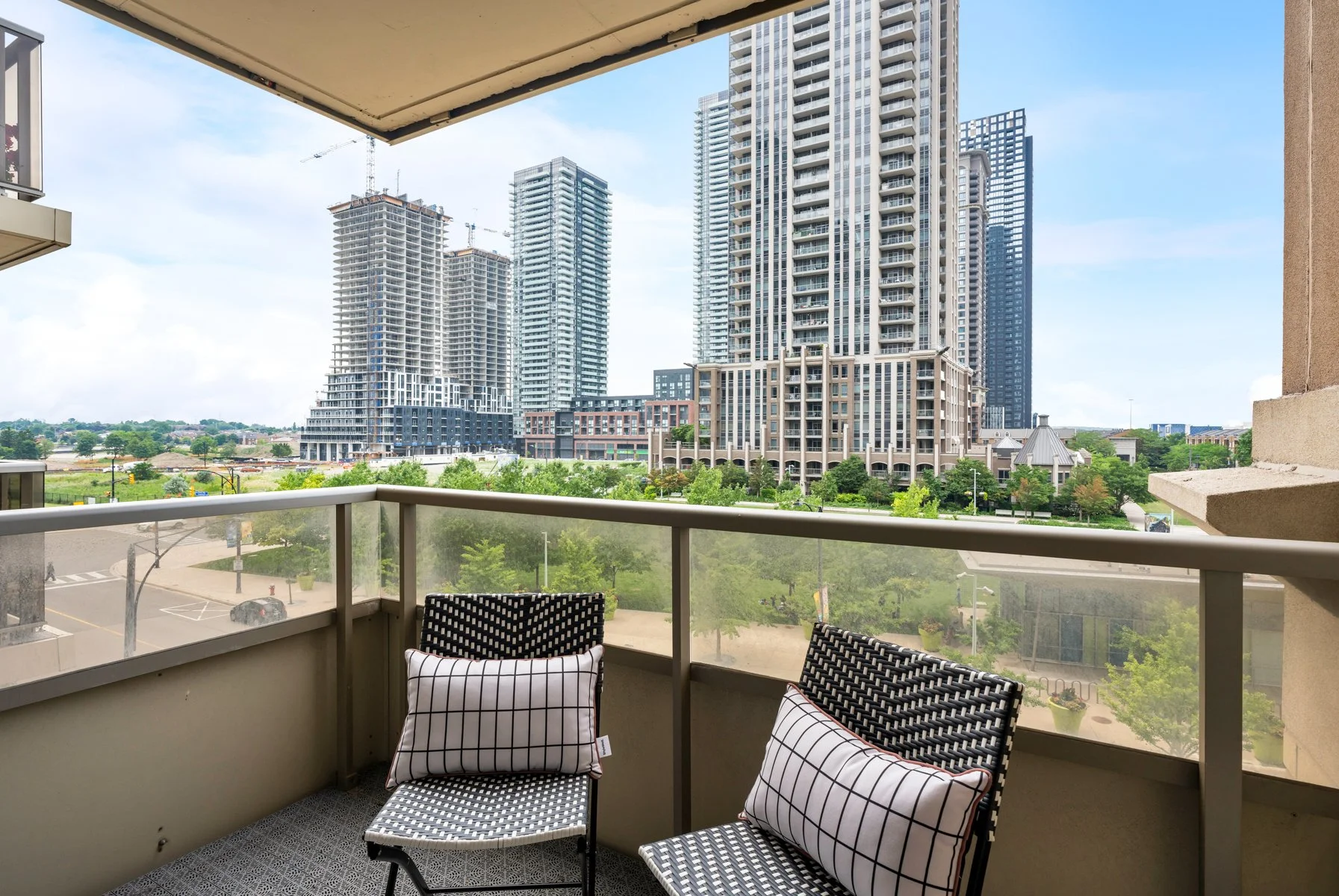 350 Princess Royal #405, Mississauga-17.jpg