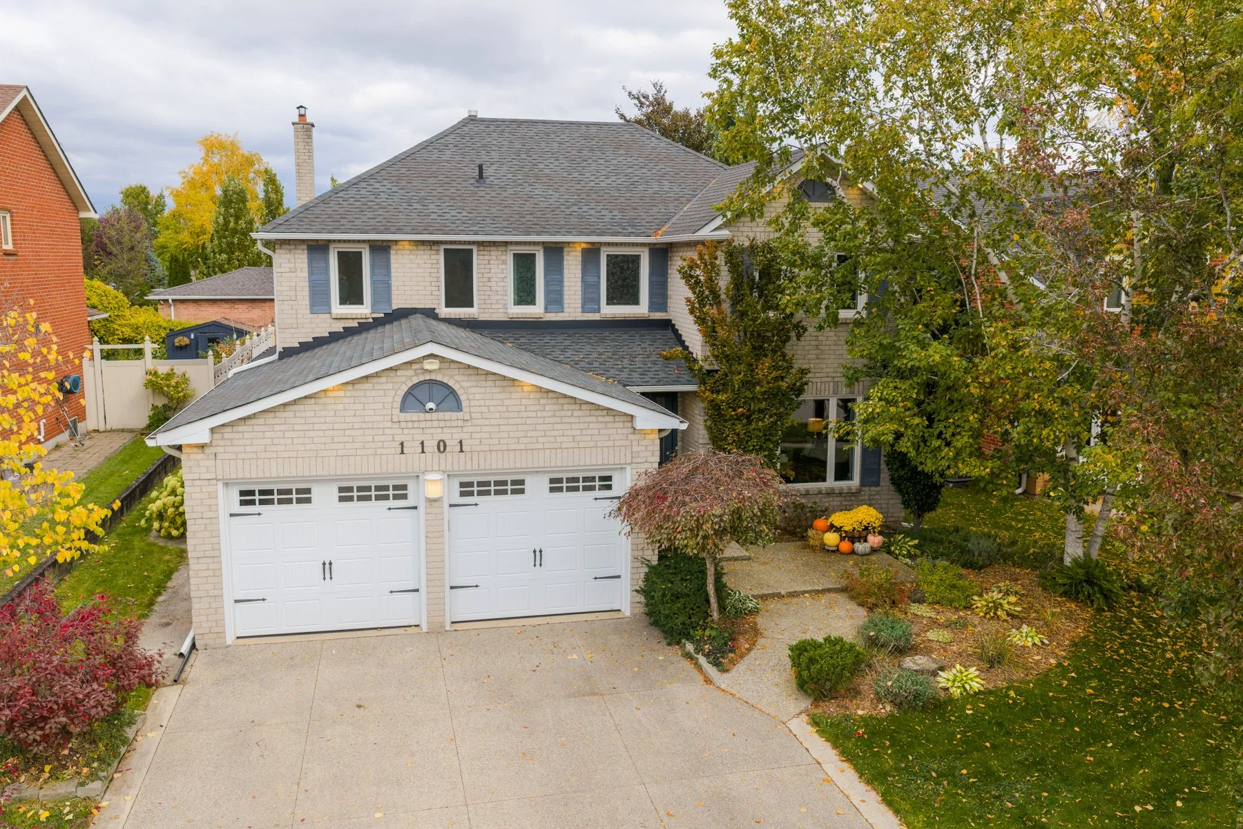 1101 Fieldstone Cir. Oakville-11.jpg