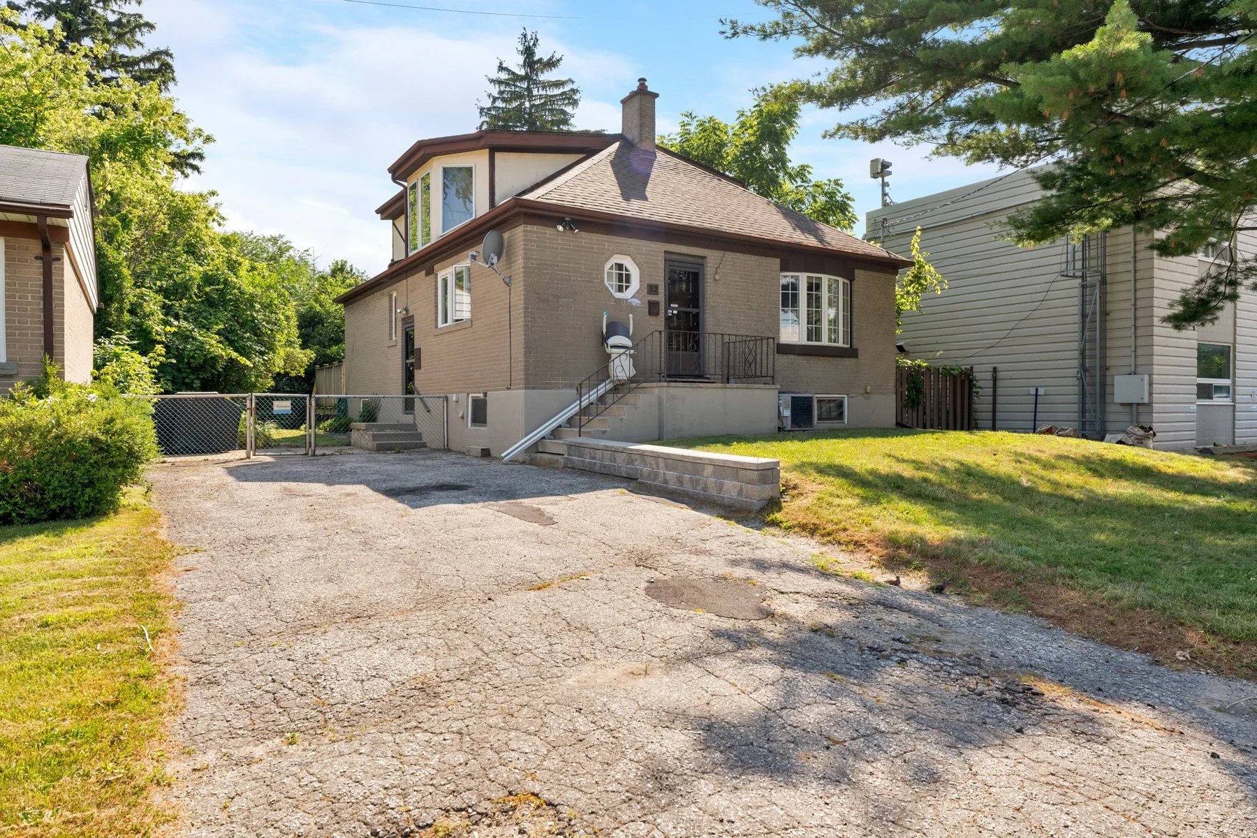 52 Briarwood Ave. Mississauga-2.jpg