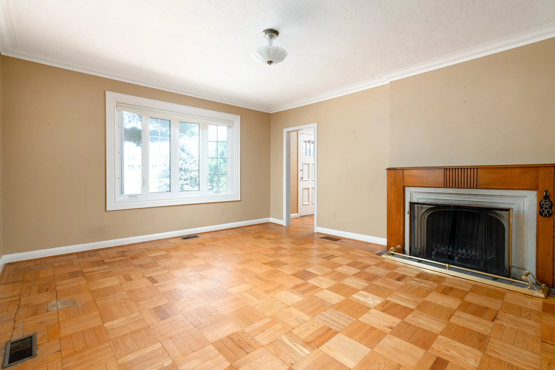 52 Briarwood Ave. Mississauga-14.jpg