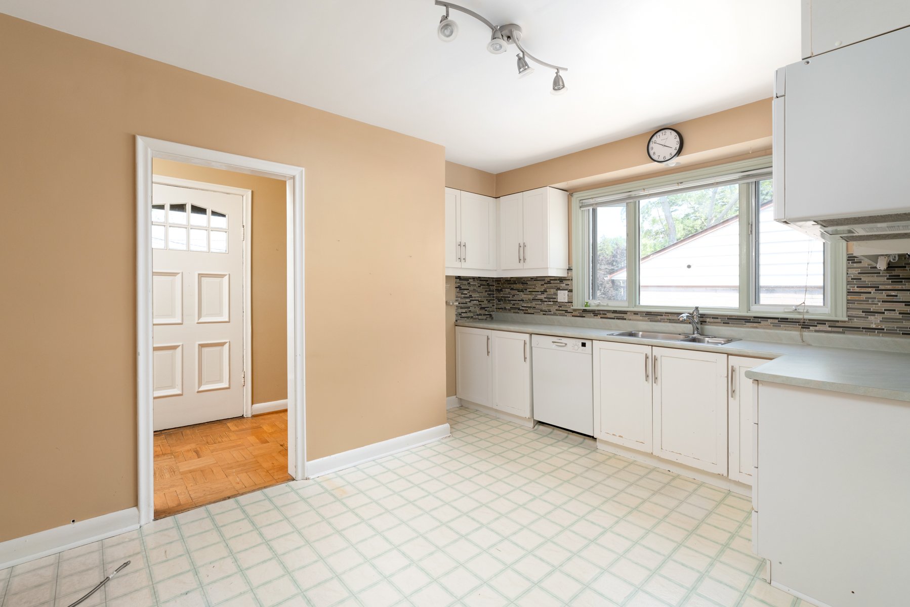 52 Briarwood Ave. Mississauga-18.jpg