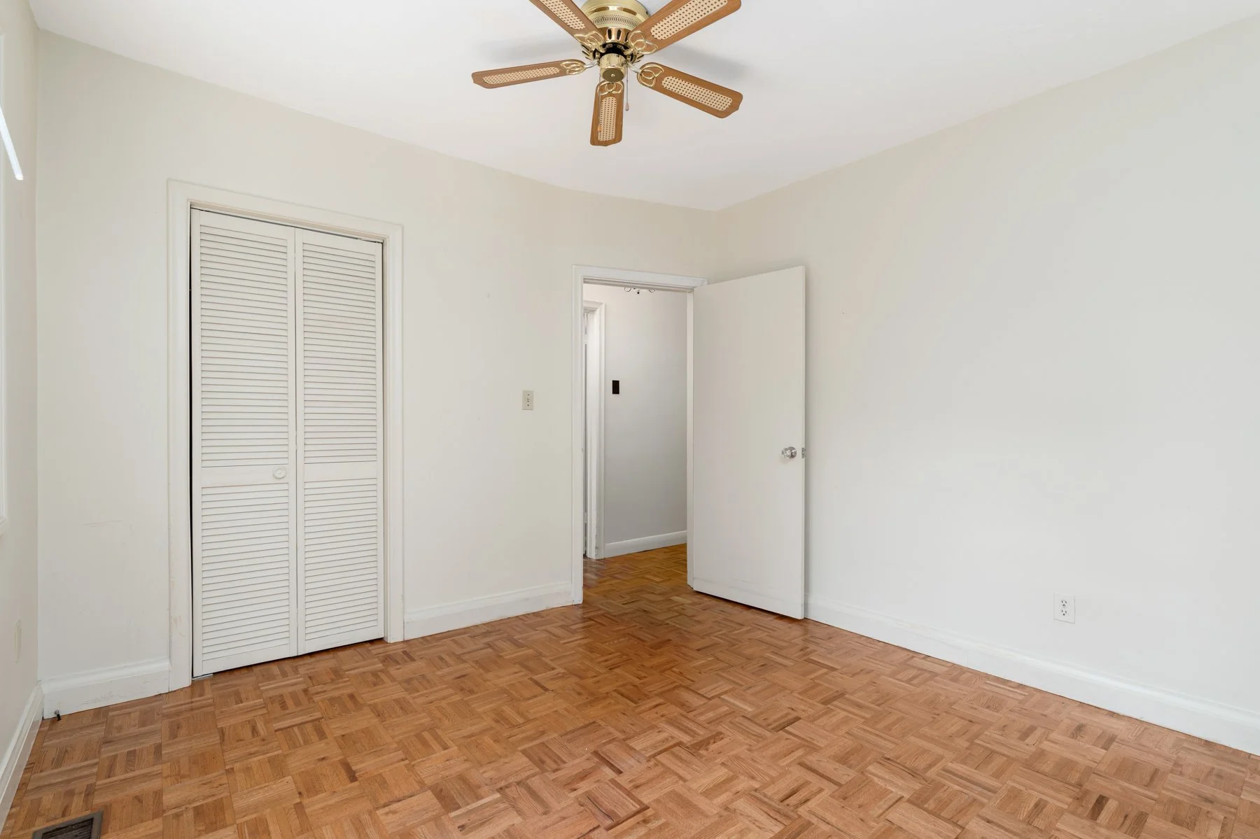 52 Briarwood Ave. Mississauga-29.jpg
