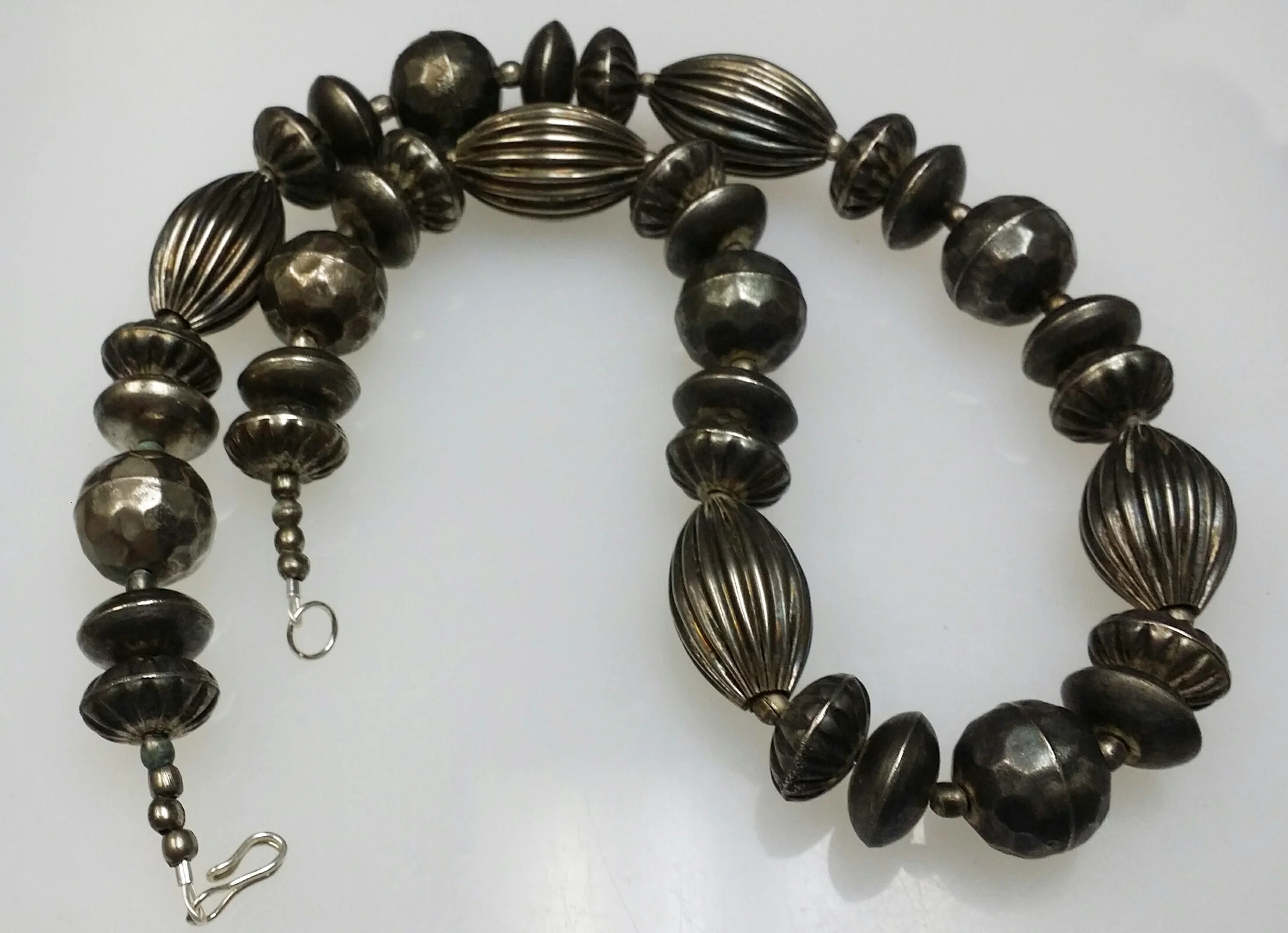 nat-30-10-dk-beads.jpg
